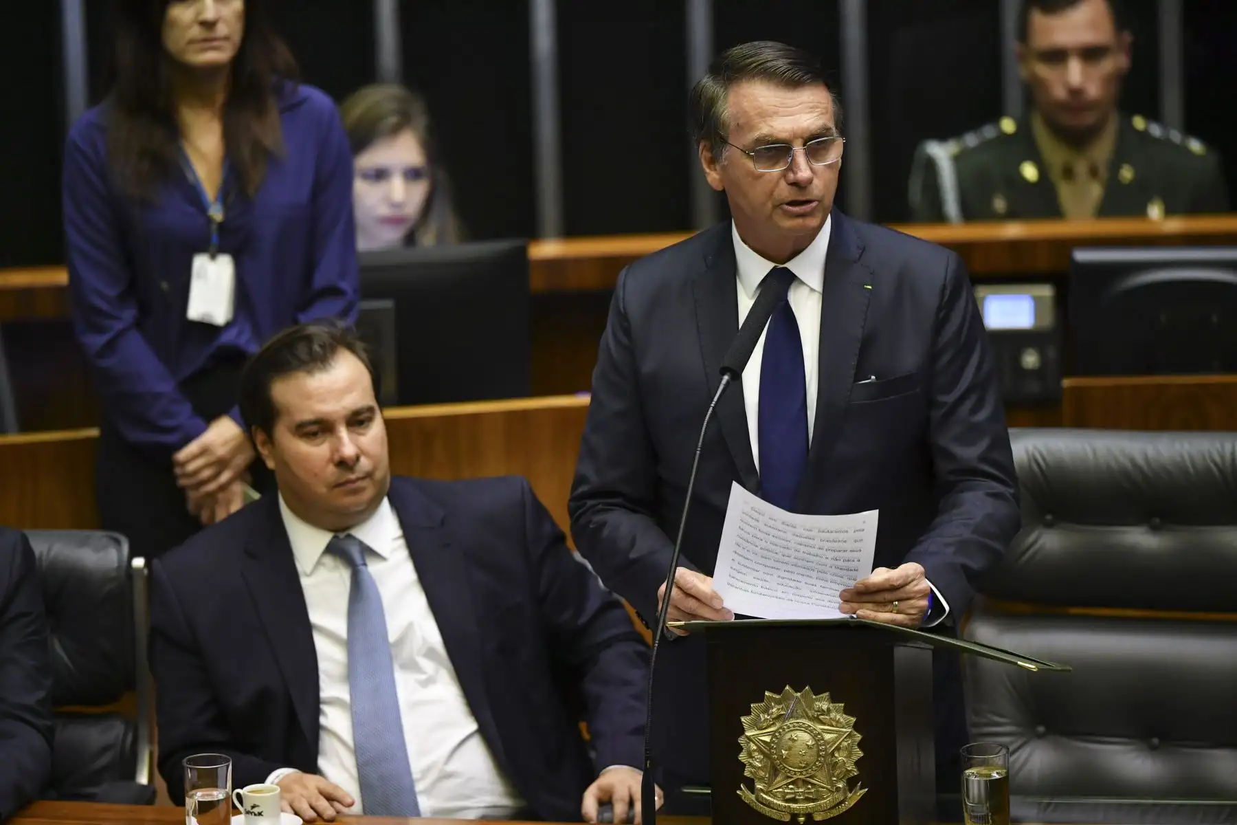 Jair Bolsonaro se dirige al Congreso, junto al presidente de la Cámara Baja de Brasil, Rodrigo Maia, durante su juramentación como nuevo presidente de Brasil.Foto: ANDINA/AFP
