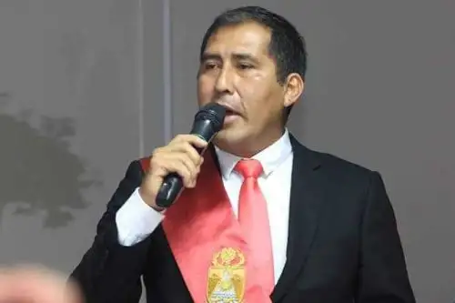 Gobernador regional de Áncash, Juan Carlos Morillo, jura al cargo para el período 2019-2022.