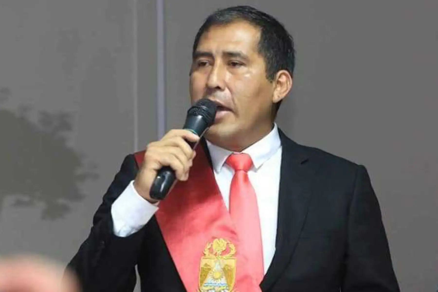 Gobernador regional de Áncash, Juan Carlos Morillo, jura al cargo para el período 2019-2022.