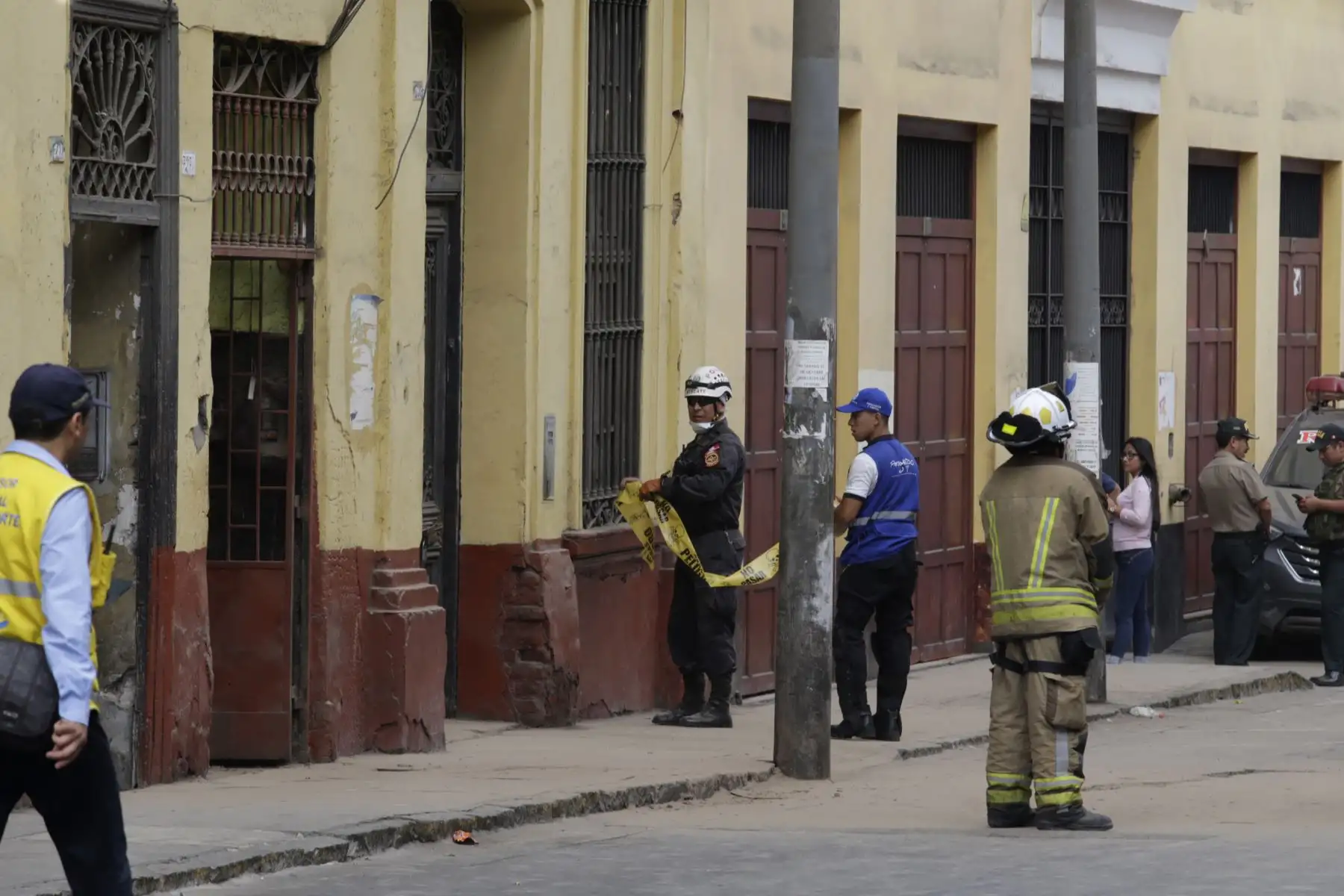 Solar antiguo ubicado en el 727 del Jirón Callao, centro de Lima se derrumbó intempestivamente. Foto: ANDINA/Nathalie Sayago