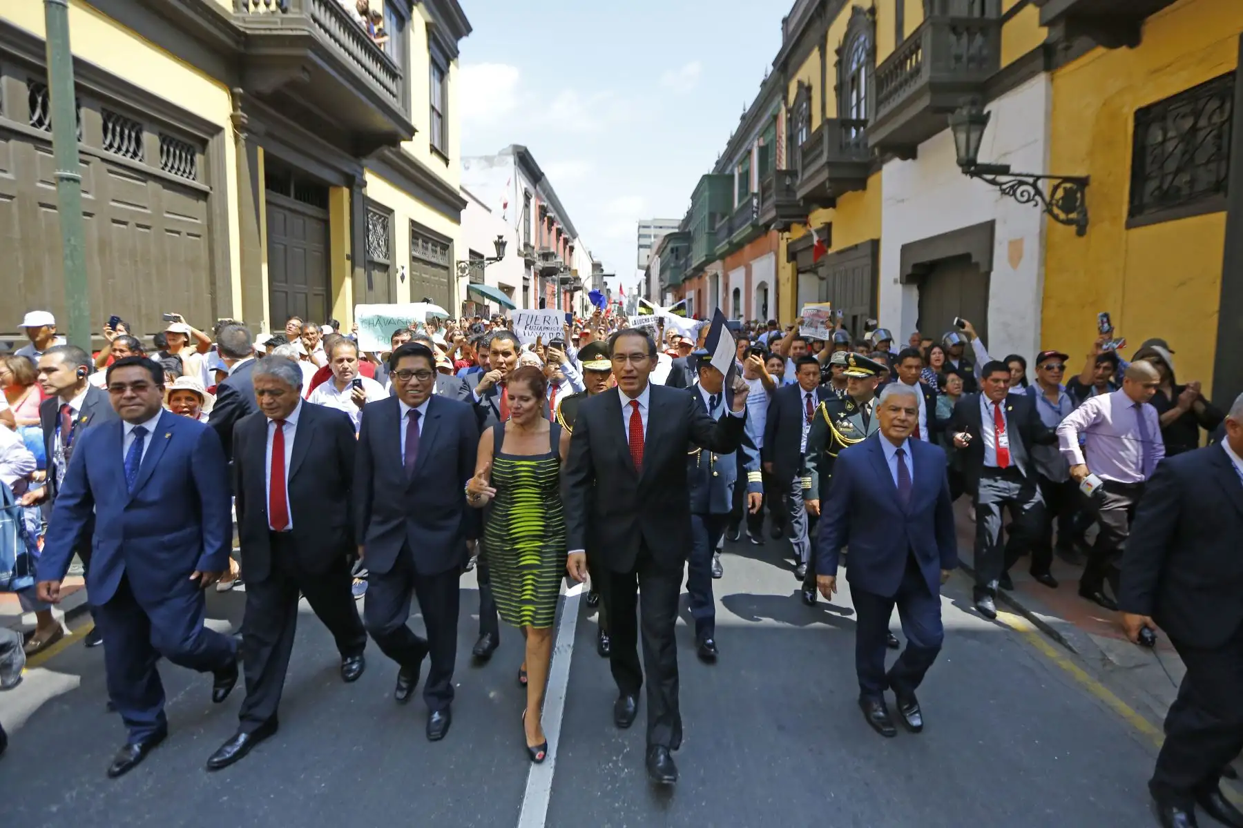 Presidente Vizcarra presenta al Congreso de la República proyecto de ley que declara en emergencia al Ministerio Público. Foto: ANDINA/Prensa Presidencia