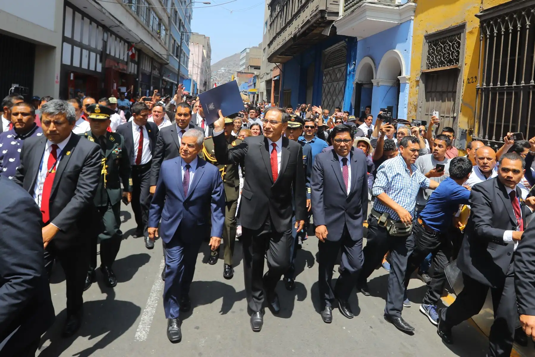 Presidente Vizcarra presenta al Congreso de la República proyecto de ley que declara en emergencia al Ministerio Público. Foto: ANDINA/Prensa Presidencia