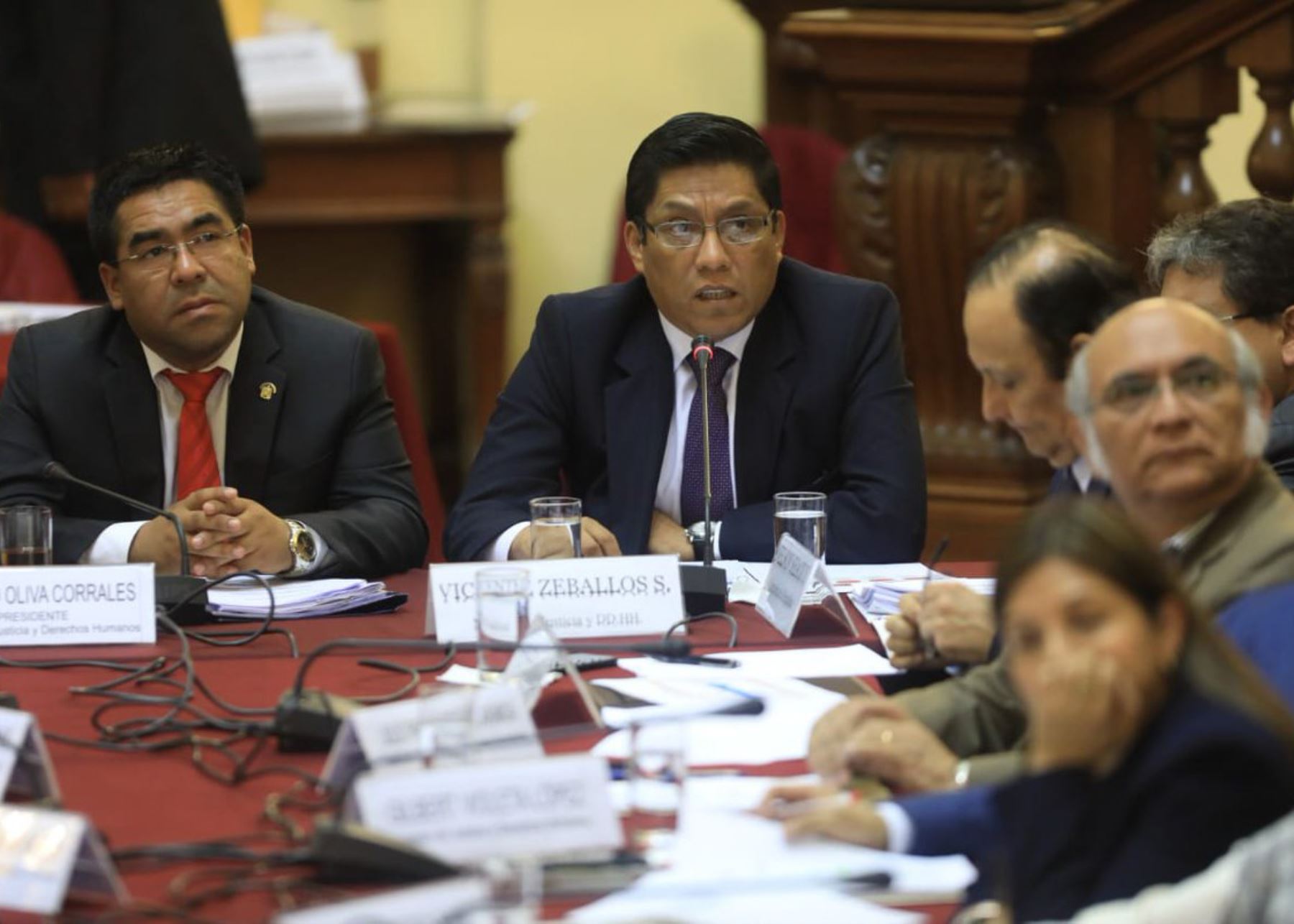 Ministro de Justicia, Vicente Zeballos, ante Comisión de Justicia del Congreso.