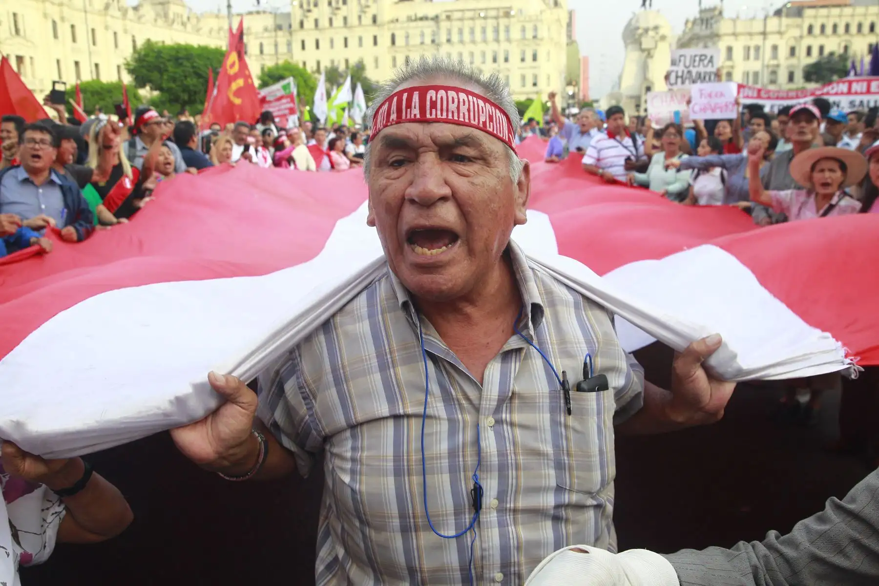 Manifestantes salen a marchar en contra del fiscal Pedro Chavarry desde la plaza San Martin.Foto: ANDINA/Eddy Ramos