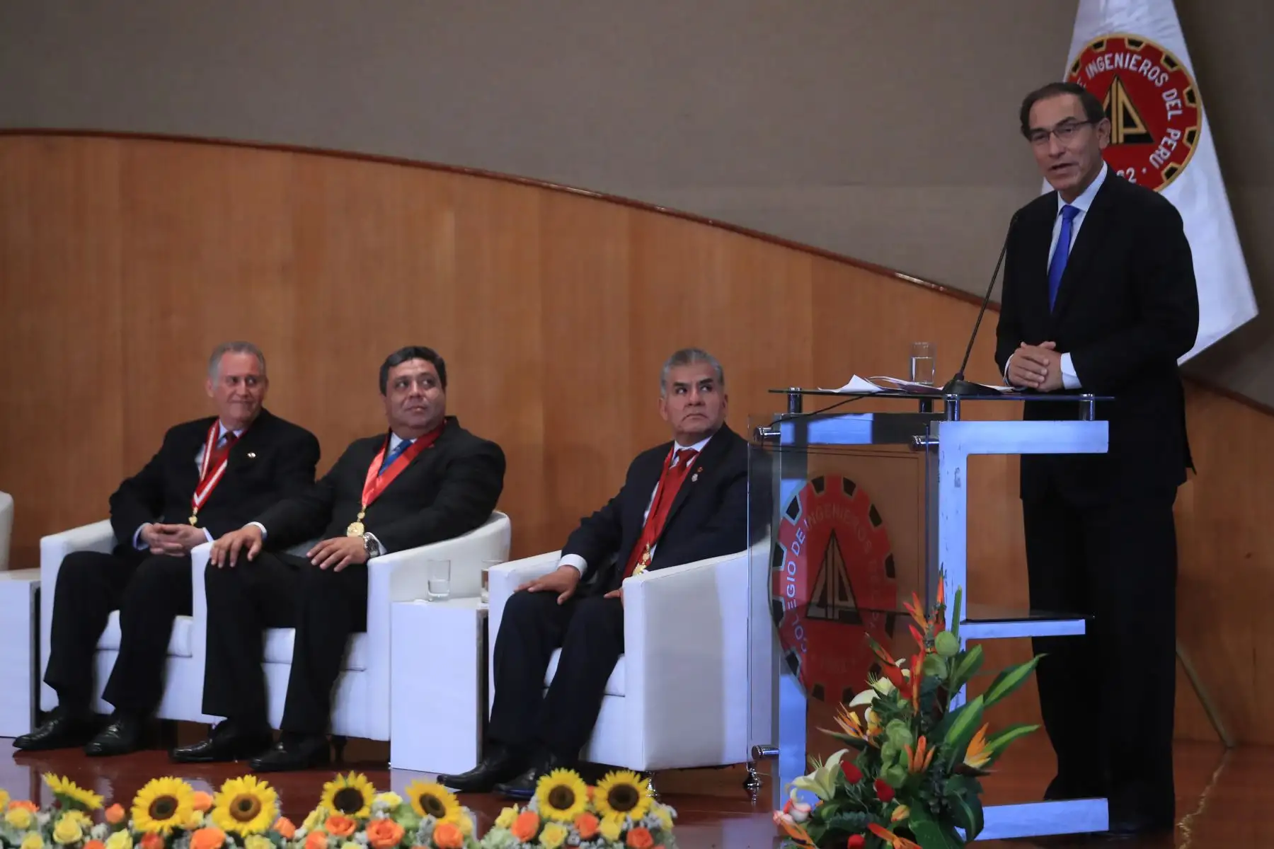 Jefe de Estado Martín Vizcarra asistiò a la ceremonia de Juramentación de los Directivos del Consejo Nacional de Ingenieros del perú.Foto: ANDINA/Prensa Presidencia