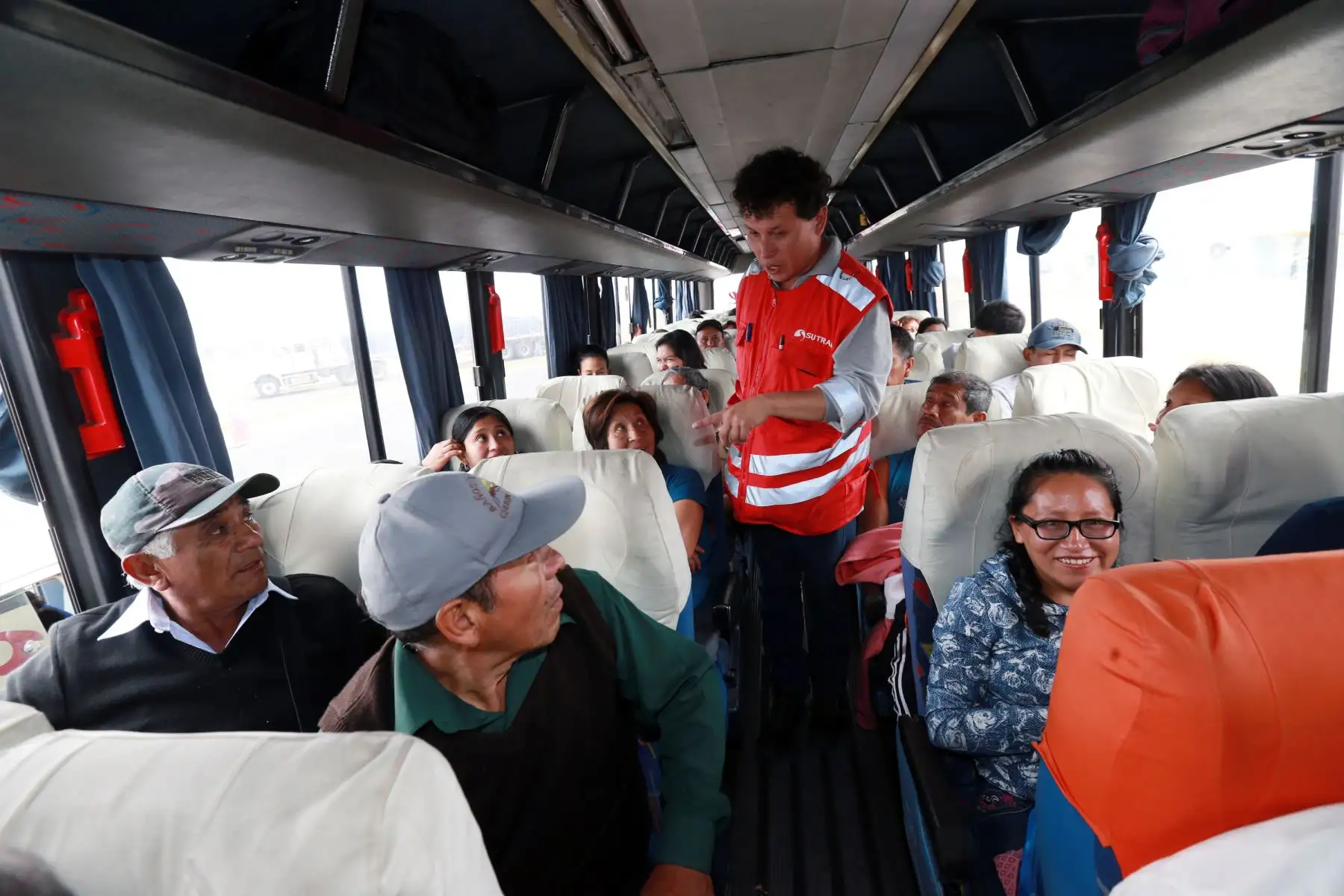 El ministro de Agricultura y Riego, Gustavo Mostajo, señaló  que en el presente año se espera consolidar la erradicación de la Mosca de la Fruta en las zonas productoras del sur Foto: ANDINA/Norman Córdova