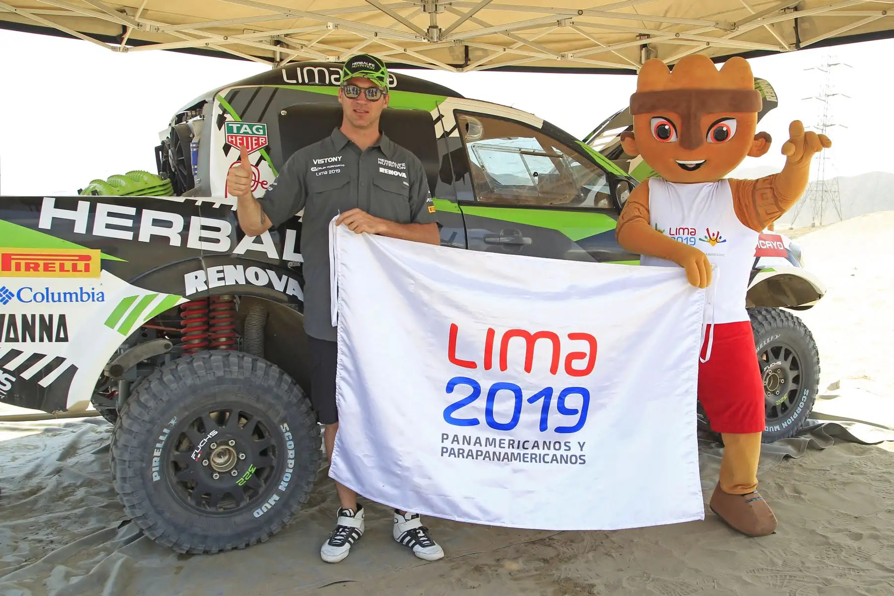 Nicolas Fuchs y Milco presentaròn  camioneta para el Dakar 2019. Foto: ANDINA/Difusiòn