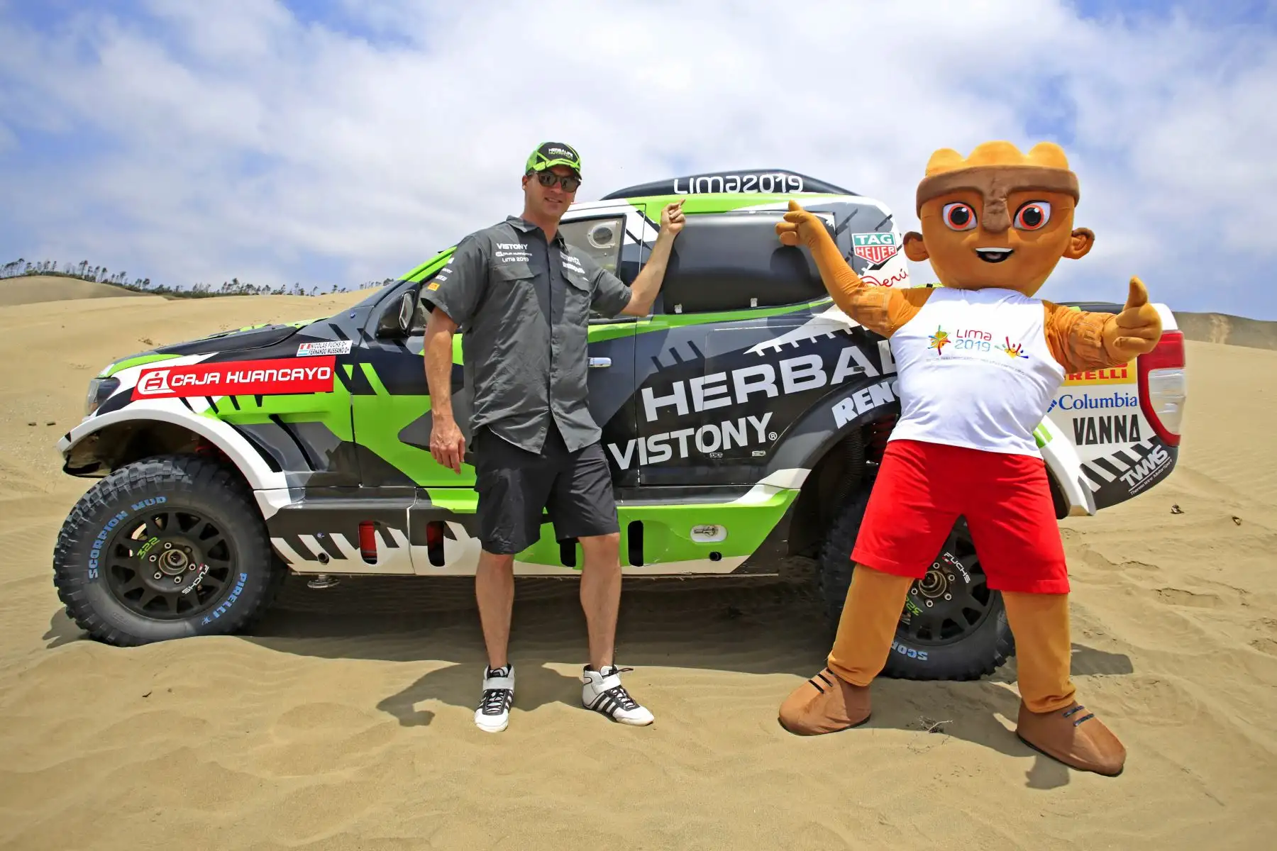 Nicolas Fuchs y Milco presentaròn  camioneta para el Dakar 2019. Foto: ANDINA/Difusiòn