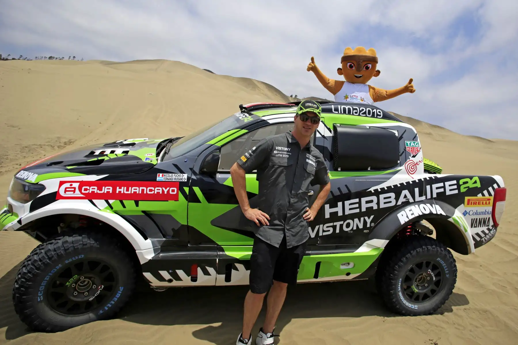 Nicolas Fuchs y Milco presentaròn  camioneta para el Dakar 2019. Foto: ANDINA/Difusiòn