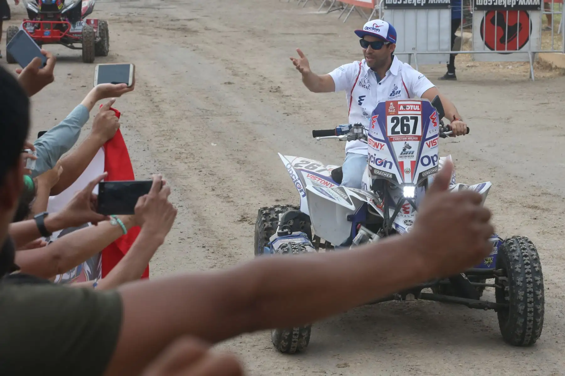 La carrera Dakar 2019, más dura del mundo se inició en la tarde con la partida simbólica. Foto: ANDINA/Vidal Tarqui