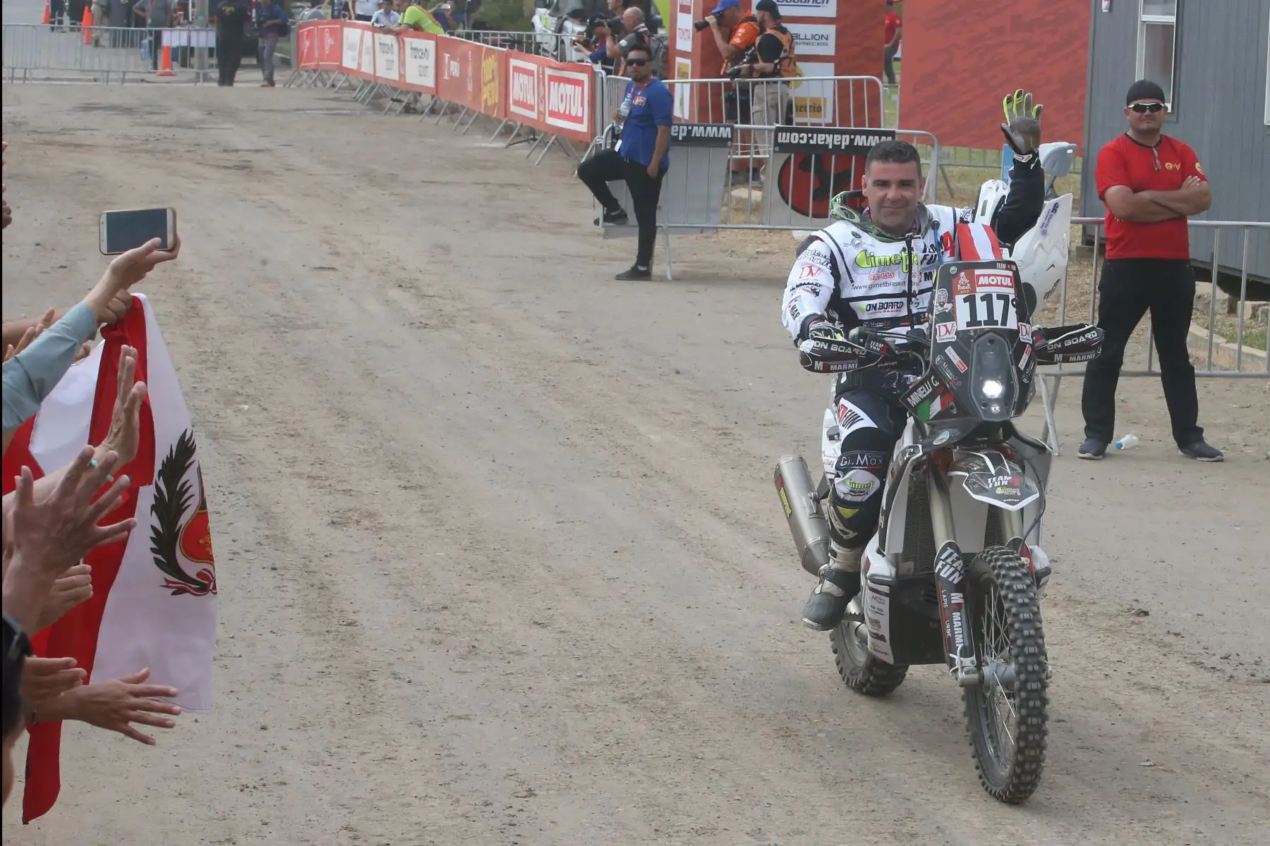 La carrera Dakar 2019, más dura del mundo se inició en la tarde con la partida simbólica. Foto: ANDINA/Vidal Tarqui