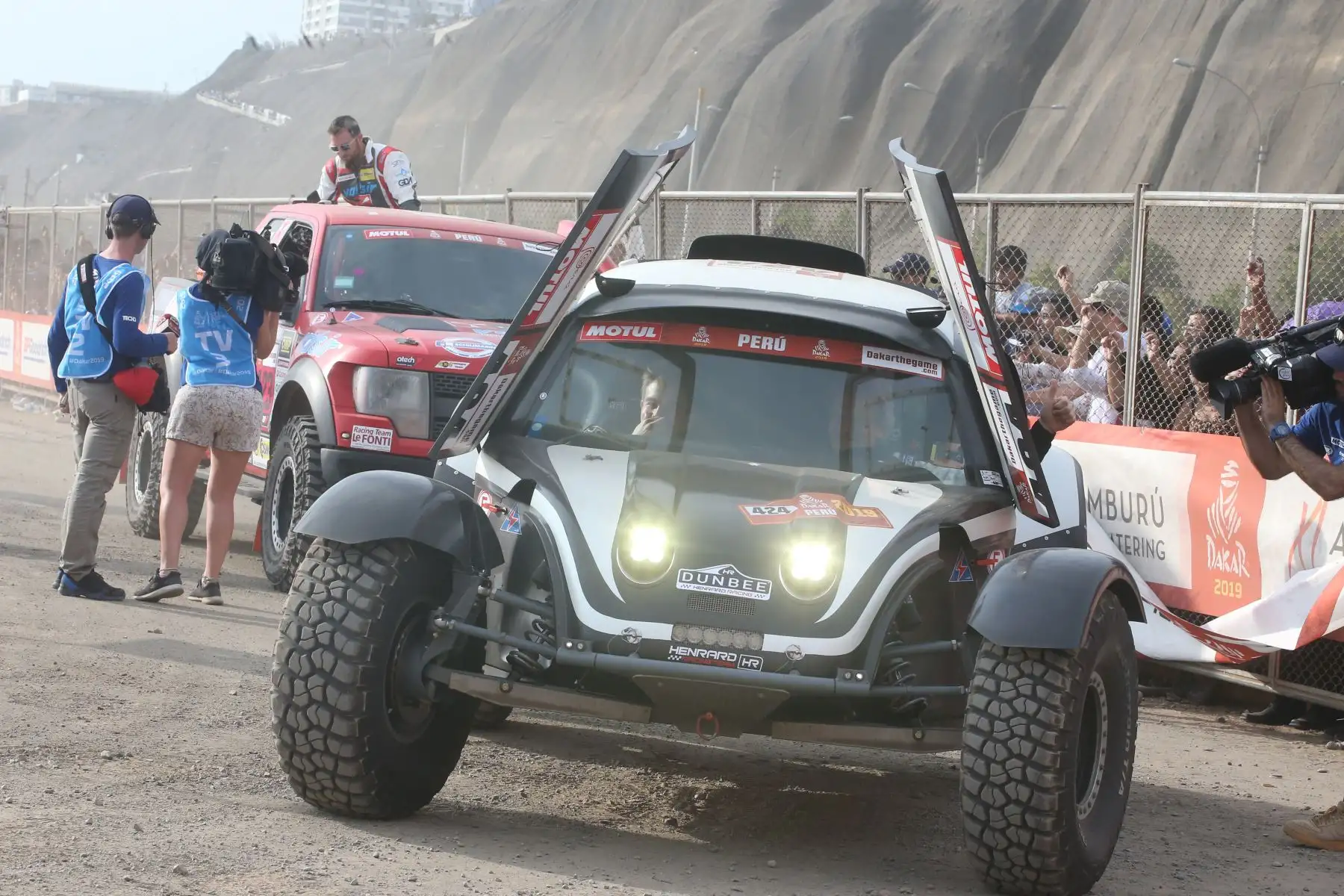 La carrera Dakar 2019, más dura del mundo se inició en la tarde con la partida simbólica. Foto: ANDINA/Vidal Tarqui