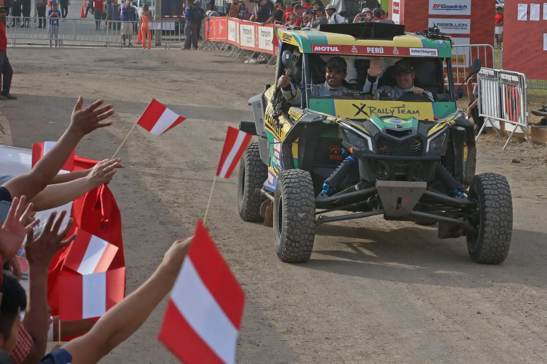 La carrera Dakar 2019, más dura del mundo se inició en la tarde con la partida simbólica. Foto: ANDINA/Vidal Tarqui