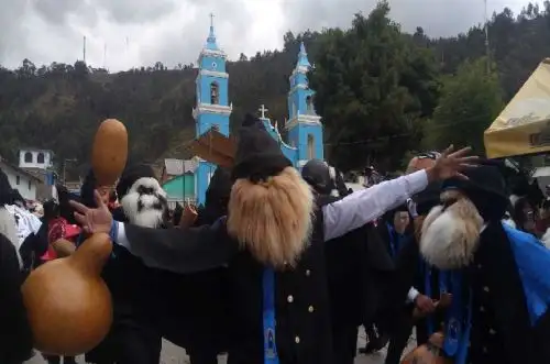 En medio de desbordante alegría, autoridades y pobladores del distrito de Ingenio, provincia de Huancayo, región Junín, recibieron en forma oficial la resolución viceministerial que declara como Patrimonio Cultural de la Nación a la danza de Los Negritos de Ingenio.