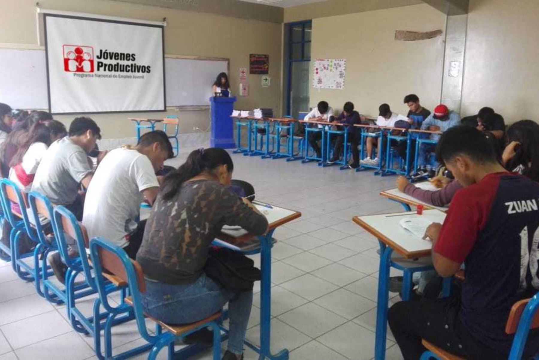 Tacna: jóvenes reciben beneficios mientras se capacitan para acceder a un trabajo formal