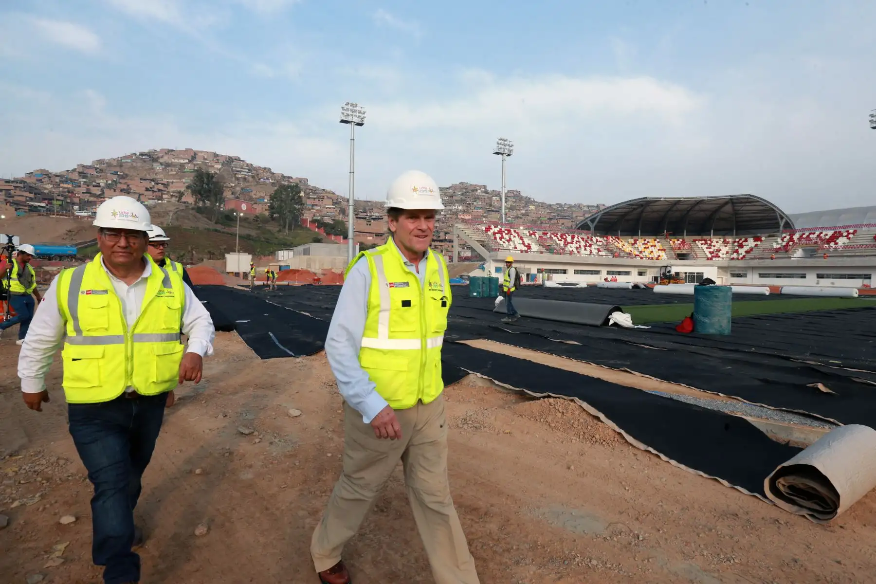 Carlos Neuhaus inspeccionó  el avance de la construcción de  infraestructuras de las villas deportiva, en Villa Maria  del Triunfo; a ser usadas en los Juegos Panamericanos Lima 2019. Foto: ANDINA/Norman Córdova