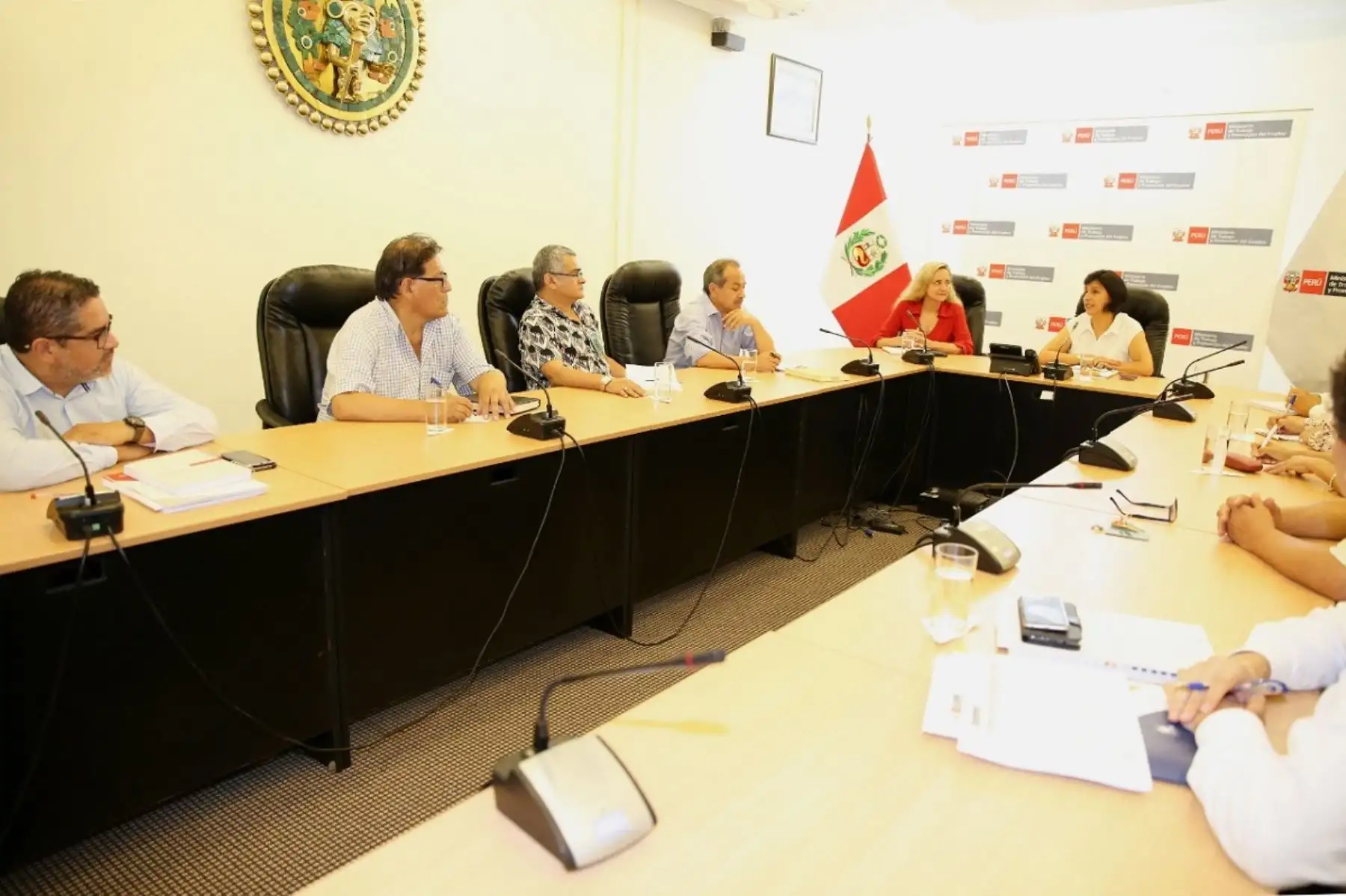 Primera reunión de la ministra de Trabajo, Sylvia Cáceres con dirigentes de la CUT. Foto: Cortesía.