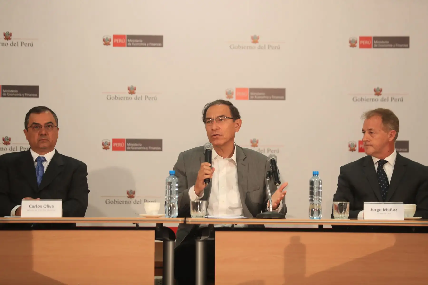 El presidente Martin Vizcarra, junto a ministros de Estado y alcaldes de Lima Metropolitana y Callao, liderò la instalación de la #MesaEjecutiva de Tránsito y Movilidad Urbana para el Desarrollo del País.Foto:ANDINA/Prensa Presidencia