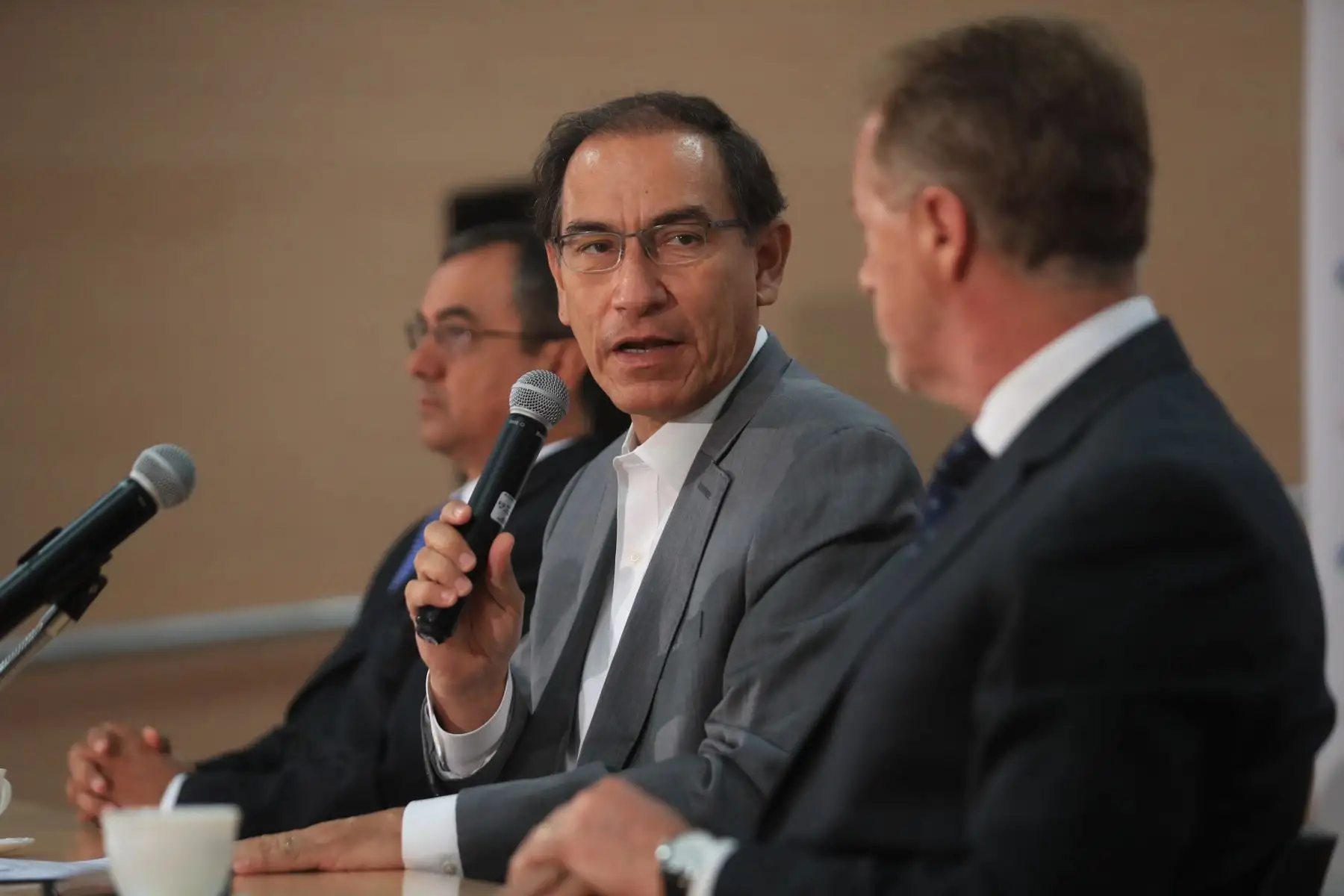 El presidente Martin Vizcarra, junto a ministros de Estado y alcaldes de Lima Metropolitana y Callao, liderò la instalación de la #MesaEjecutiva de Tránsito y Movilidad Urbana para el Desarrollo del País.Foto:ANDINA/Prensa Presidencia