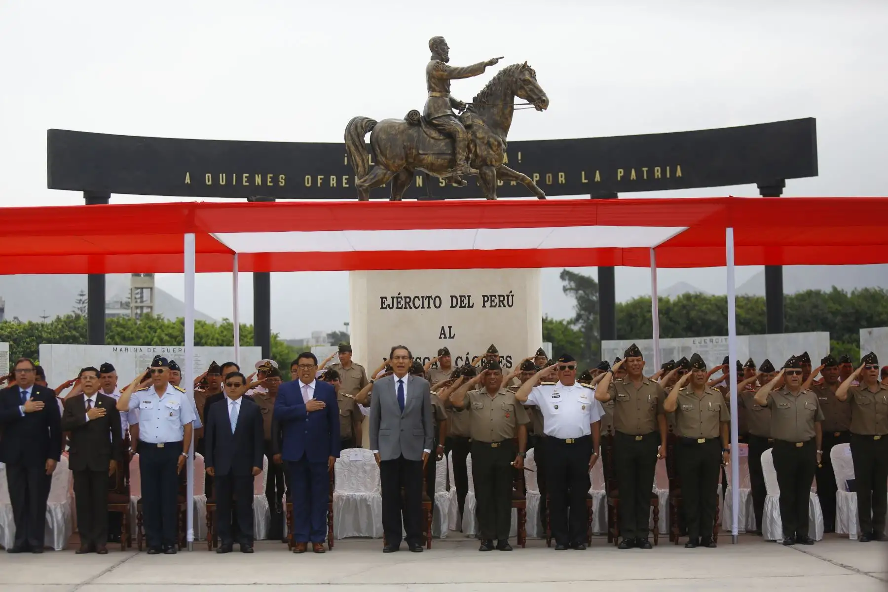 Jefe de Estado participa en la ceremonia de entrega de donación de la República Popular China a las Fuerzas Armadas. Foto: ANDINA/Prensa Presidencia