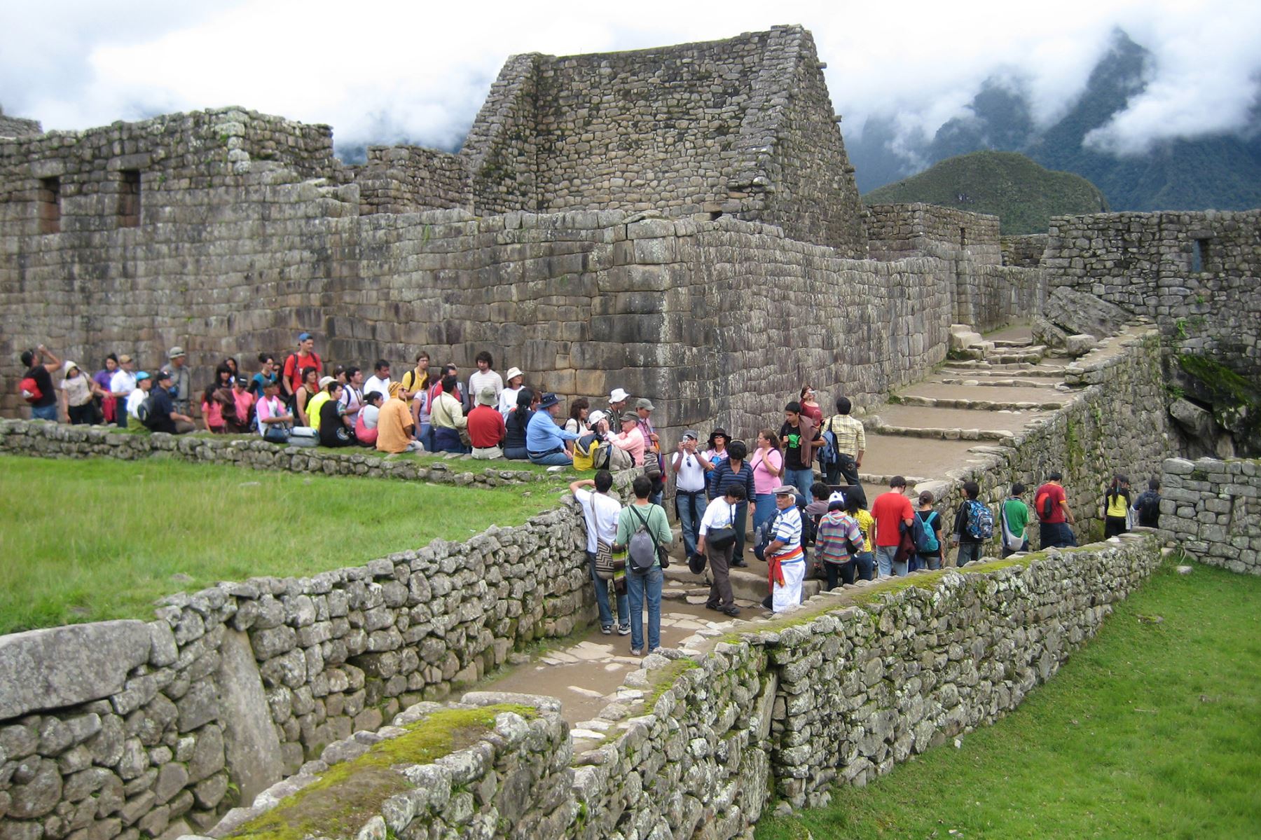 La Dirección Desconcentrada de Cultura del Cusco informó que el año pasado más de 28,000 escolares en extrema pobreza conocieron gratis Machu Picchu. Foto: DDCC