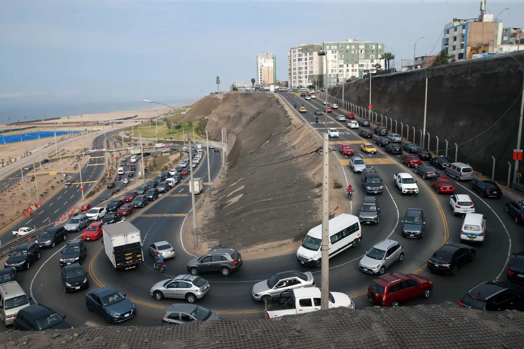 Inició la aplicación del plan de desvío vehicular en la Costa Verde para iniciar los trabajos de ampliación de la vía. .Foto: ANDINA/Norman Córdova