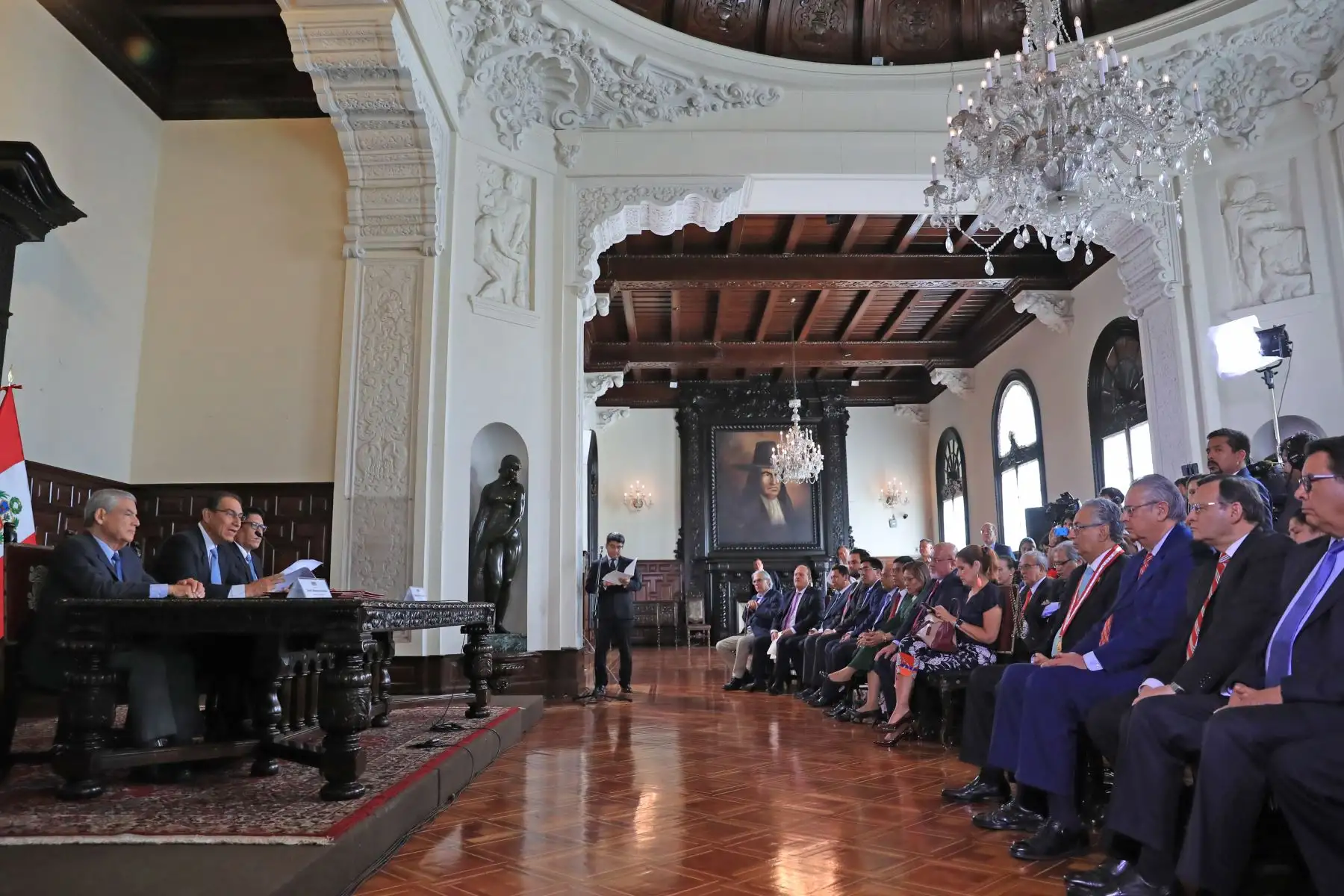 Jefe de Estado preside la ceremonia de Promulgación de las Leyes de Reforma Constitucional y el Decreto Supremo que establece el 2019 como el “Año de la lucha contra la corrupción y la impunidad".
Foto: ANDINA/Prensa Presidencia