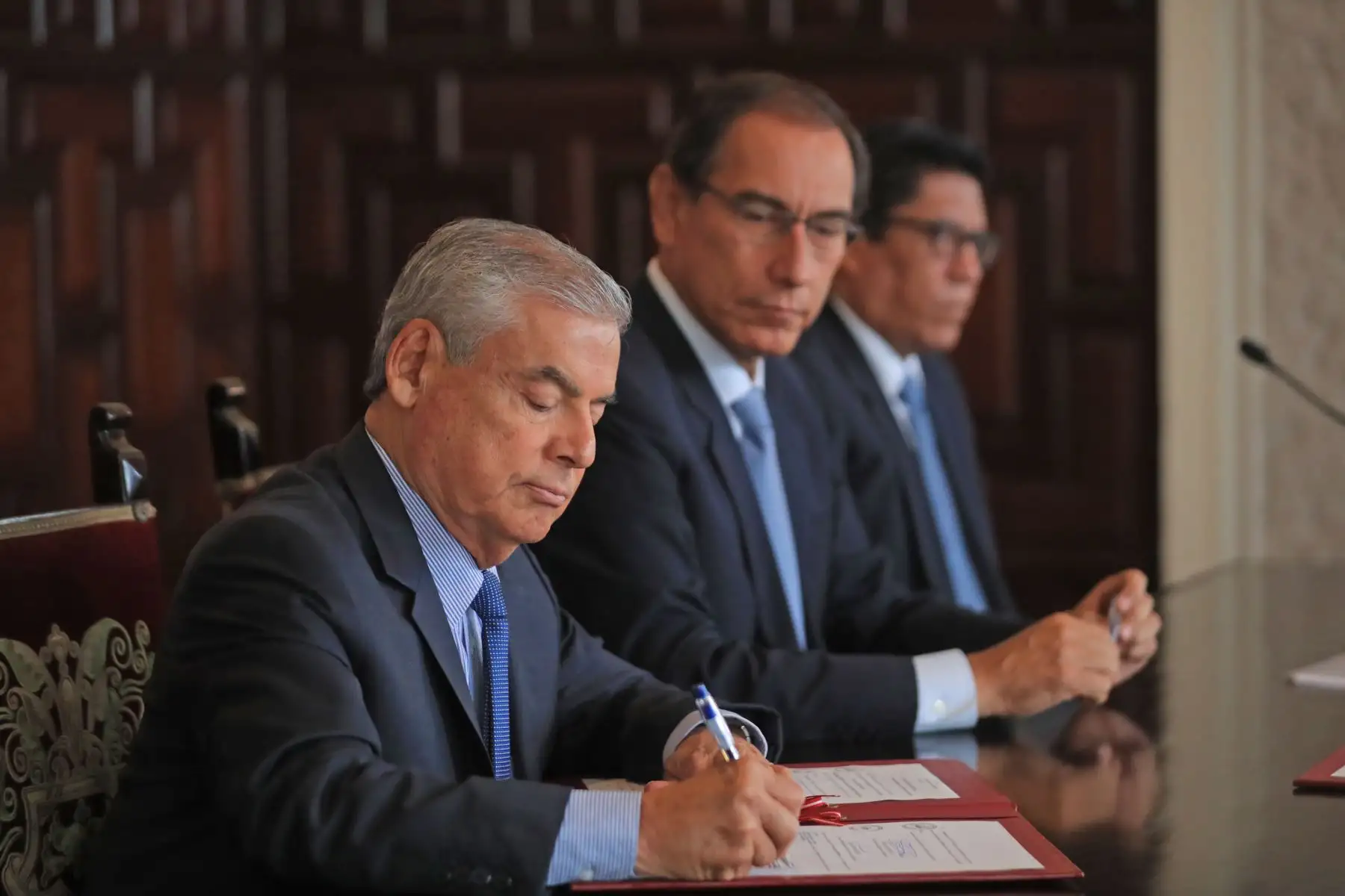 Jefe de Estado preside la ceremonia de Promulgación de las Leyes de Reforma Constitucional y el Decreto Supremo que establece el 2019 como el “Año de la lucha contra la corrupción y la impunidad".
Foto: ANDINA/Prensa Presidencia