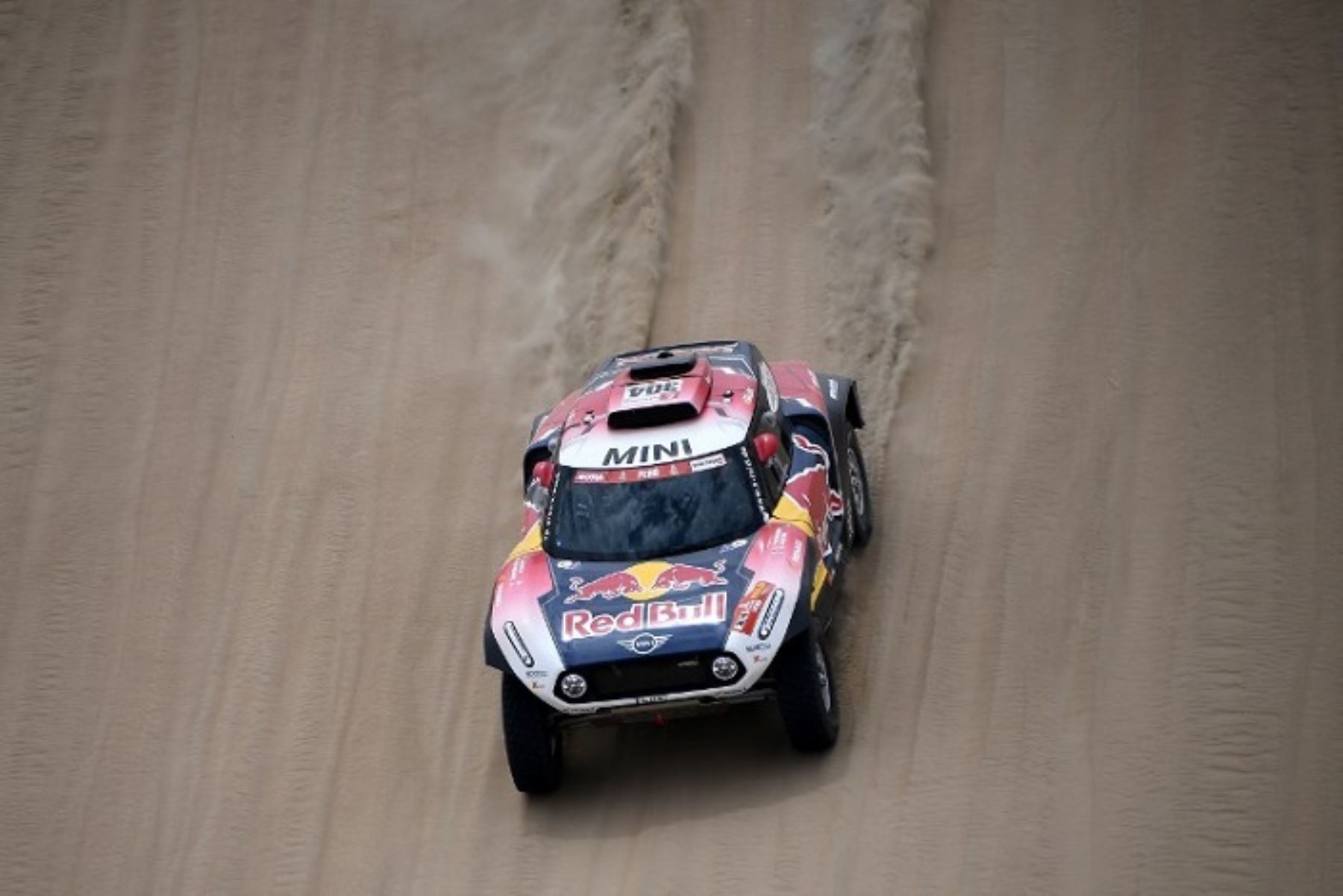 Stephane Peterhanse se hizo d e la tercera etapa del Rally Dakar