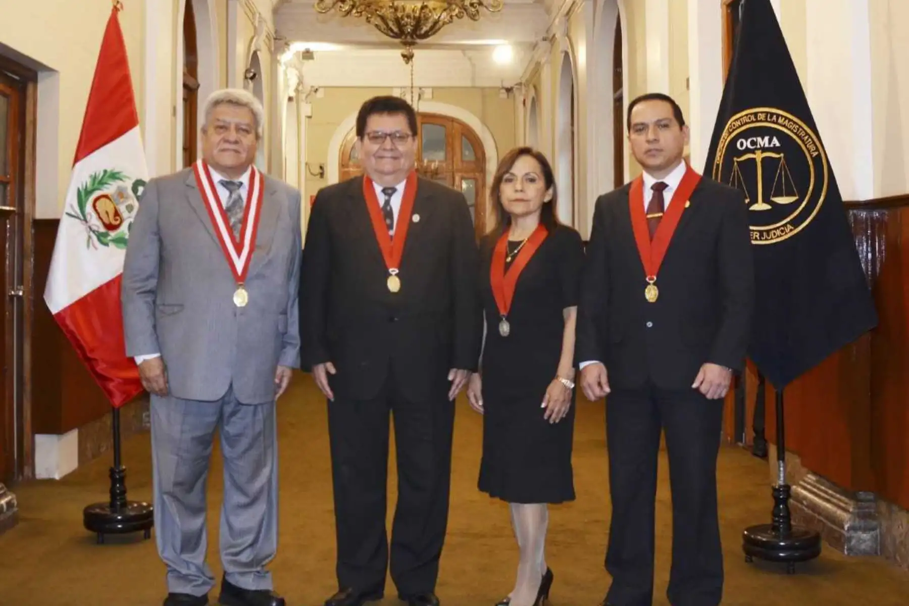 El jefe de la Oficina de Control de la Magistratura del Poder Judicial, Vicente Rodolfo Walde Jauregui, tomó juramento a tres nuevos magistrados superiores titulares, quienes se incorporan a las funciones disciplinarias de la OCMA.