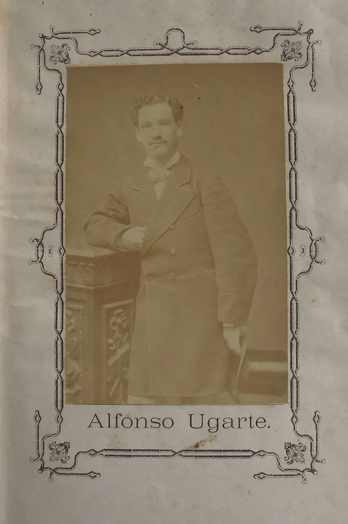 Fotografía de Alfonso Ugarte, quien antes de enrolarse en el Ejercito Peruano fue un empresario salitrero. Foto: Cortesía