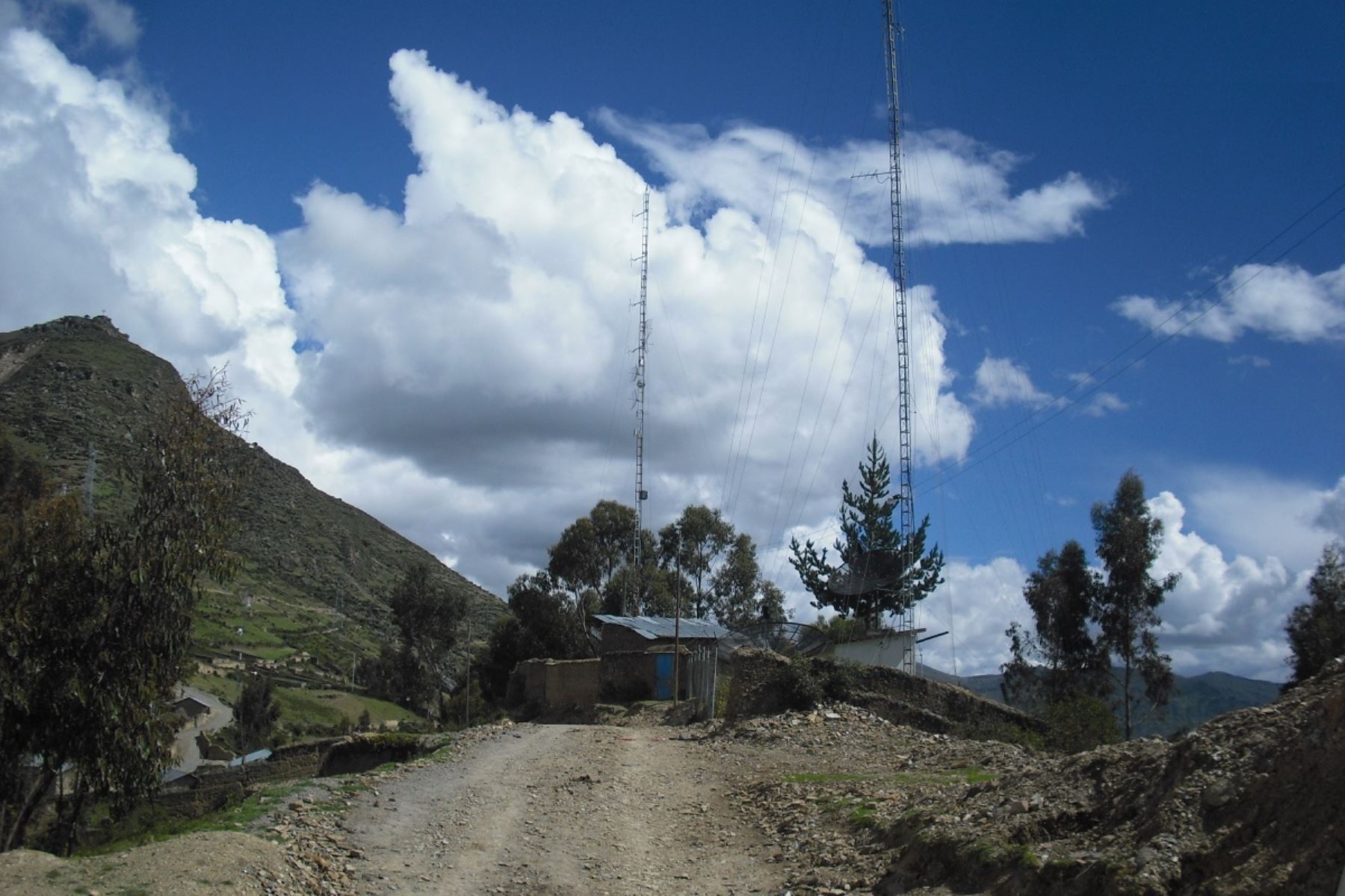 Antenas de radiodifusión en la región Andina. Foto: Cortesía.