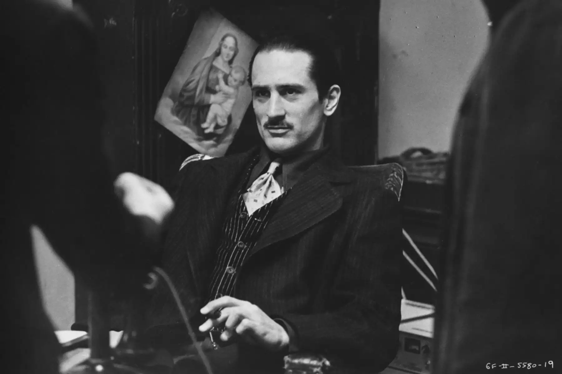 Robert De Niro interpreta al joven Vitto Corleone en la Película El Padrino II. Foto: INTERNET/Medios