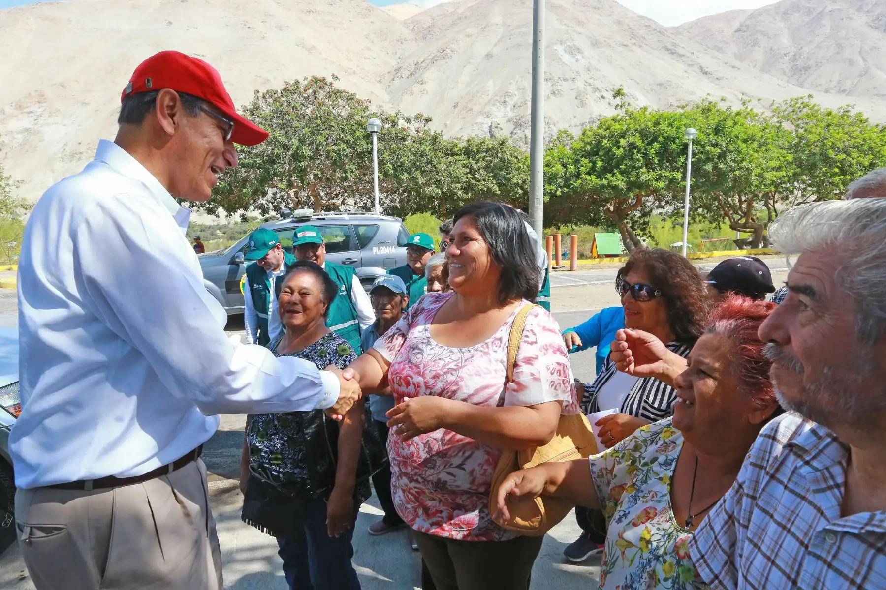 Presidente Vizcarra participa en la entrega del terreno para la ejecución del proyecto de creación de los servicios básicos de agua potable y alcantarillado en los AAHH Miraflores y Ciudad de la Juventud del PROMUVI XI – Ilo. Foto: ANDINA/Prensa Presidencia