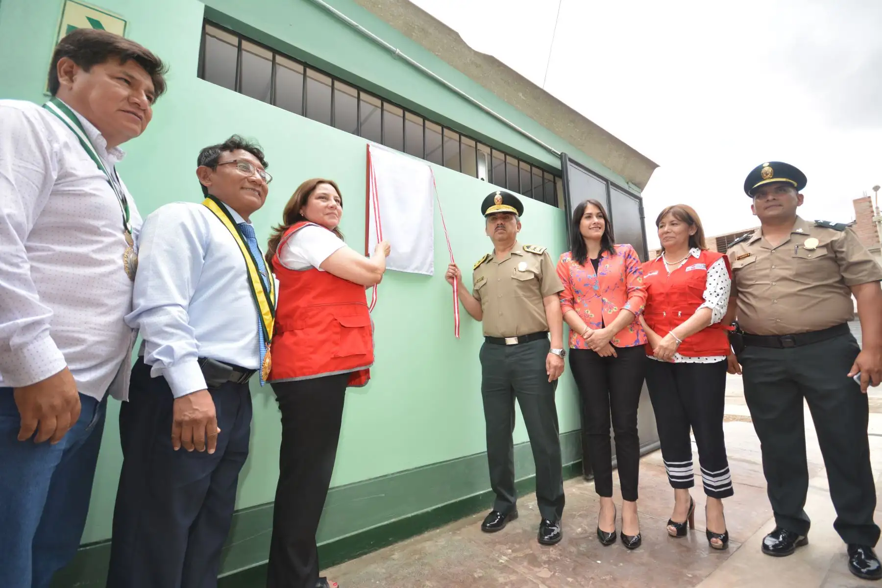Ministra de la Mujer y Poblaciones Vulnerables, Ana María Mendieta, inauguró Centro de Emergencia Mujer en comisaría de La Tinguiña, en Ica. Foto: Cortesía/Genry Bautista