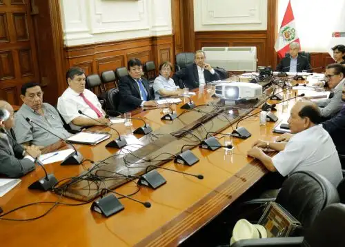 El presidente del Consejo de Ministros, César Villanueva, sostuvo hoy una reunión de trabajo con representantes de las centrales sindicales.