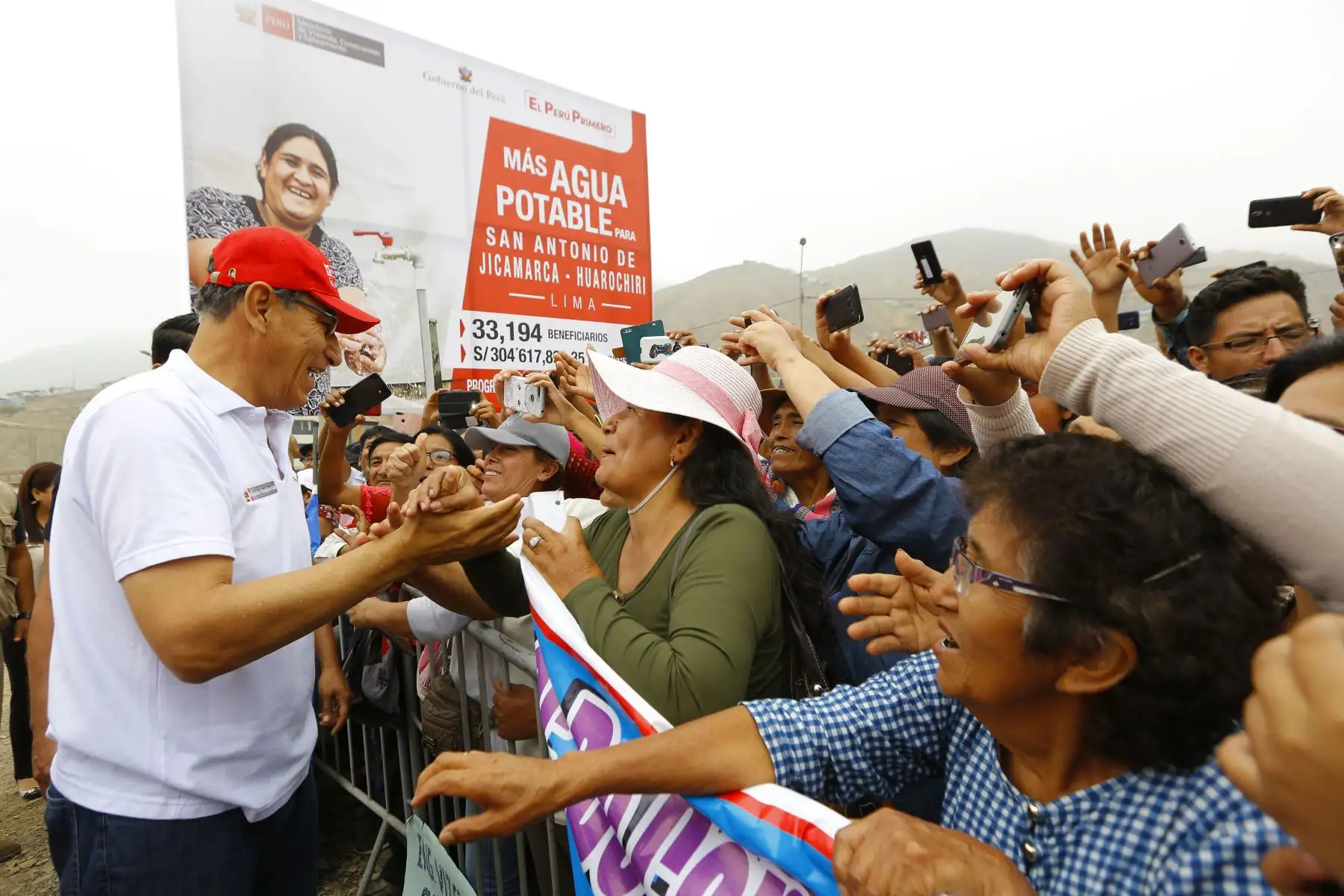 Presidente Martín Vizcarra diò inicio a obras del Proyecto “Esquema Anexo 22 Pampa de Jicamarca de Canto Grande - Sectorización y la Ampliación del Sistema de Agua Potable y Alcantarillado en el distrito de San Antonio de Huarochirí .Foto:ANDINA/Prensa Presidencia