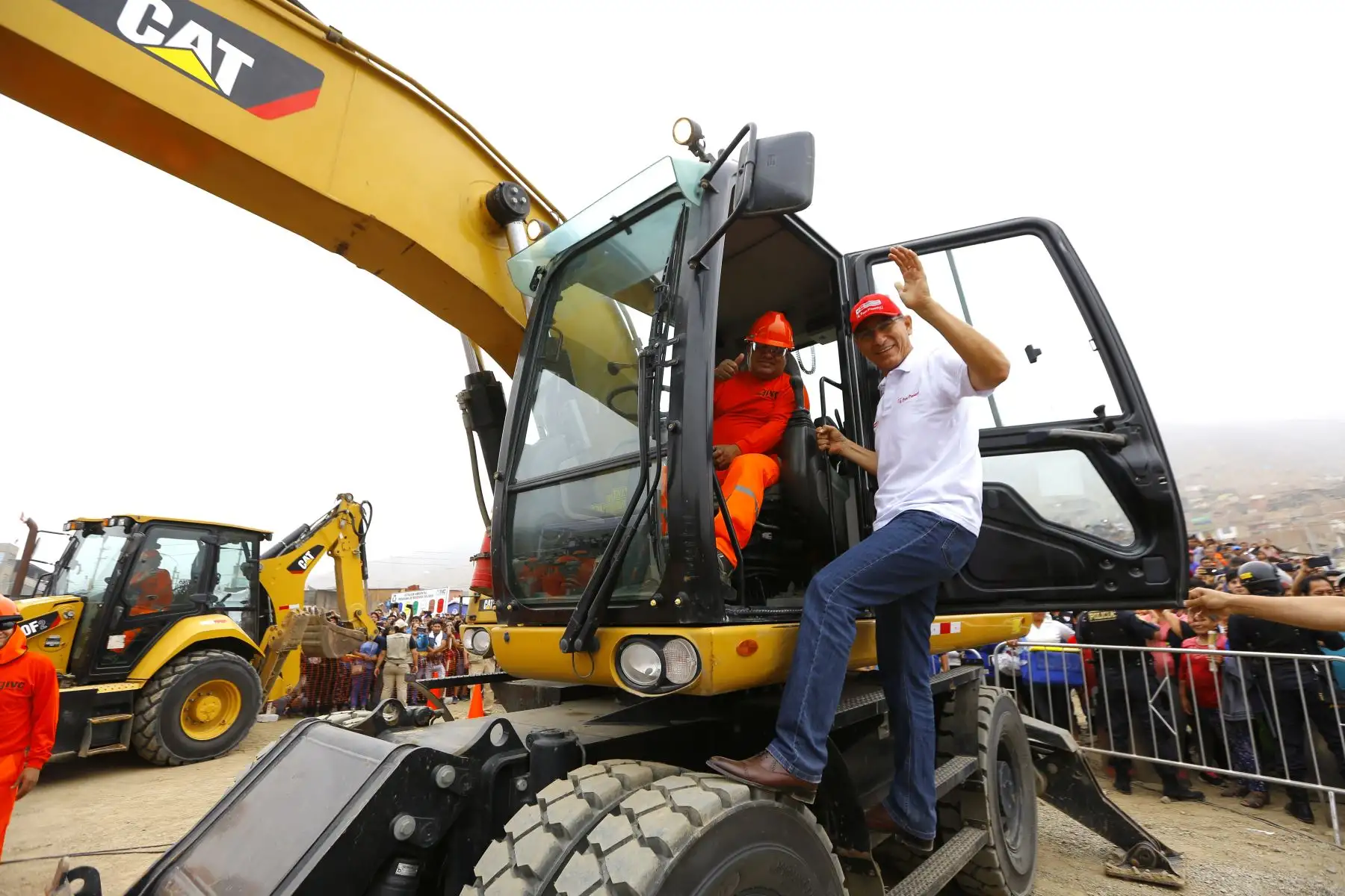 Presidente Martín Vizcarra diò inicio a obras del Proyecto “Esquema Anexo 22 Pampa de Jicamarca de Canto Grande - Sectorización y la Ampliación del Sistema de Agua Potable y Alcantarillado en el distrito de San Antonio de Huarochirí .Foto:ANDINA/Prensa Presidencia