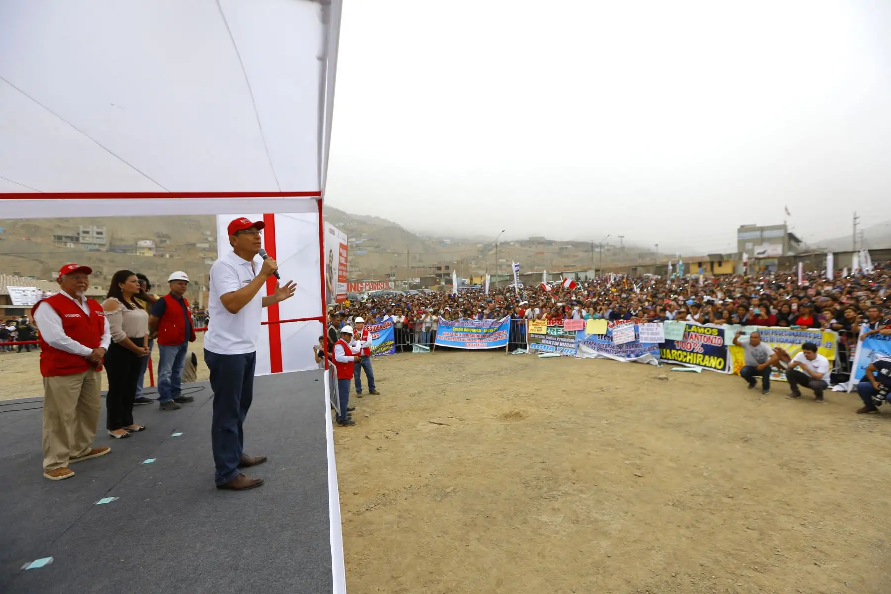 Presidente Martín Vizcarra diò inicio a obras del Proyecto “Esquema Anexo 22 Pampa de Jicamarca de Canto Grande - Sectorización y la Ampliación del Sistema de Agua Potable y Alcantarillado en el distrito de San Antonio de Huarochirí .Foto:ANDINA/Prensa Presidencia