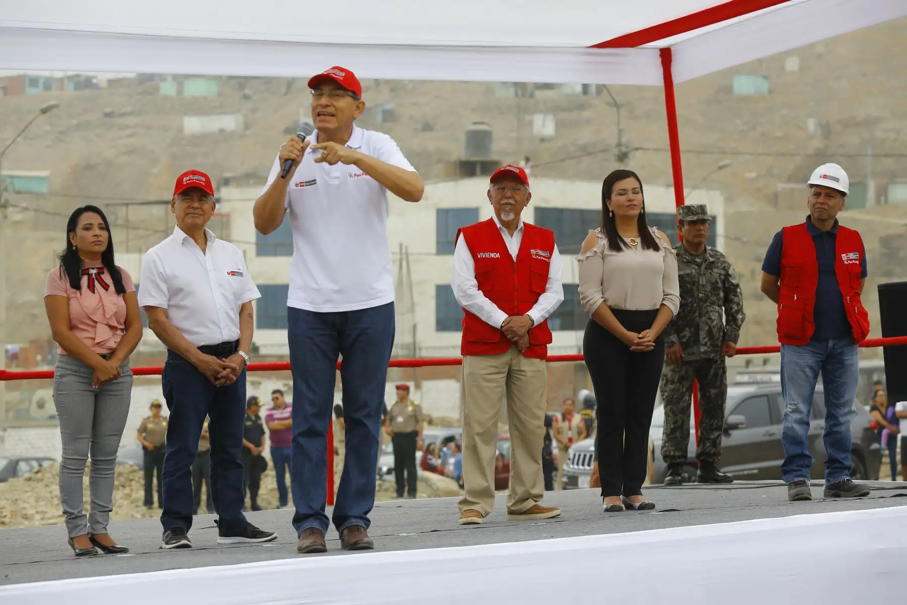 Presidente Martín Vizcarra diò inicio a obras del Proyecto “Esquema Anexo 22 Pampa de Jicamarca de Canto Grande - Sectorización y la Ampliación del Sistema de Agua Potable y Alcantarillado en el distrito de San Antonio de Huarochirí .Foto:ANDINA/Prensa Presidencia
