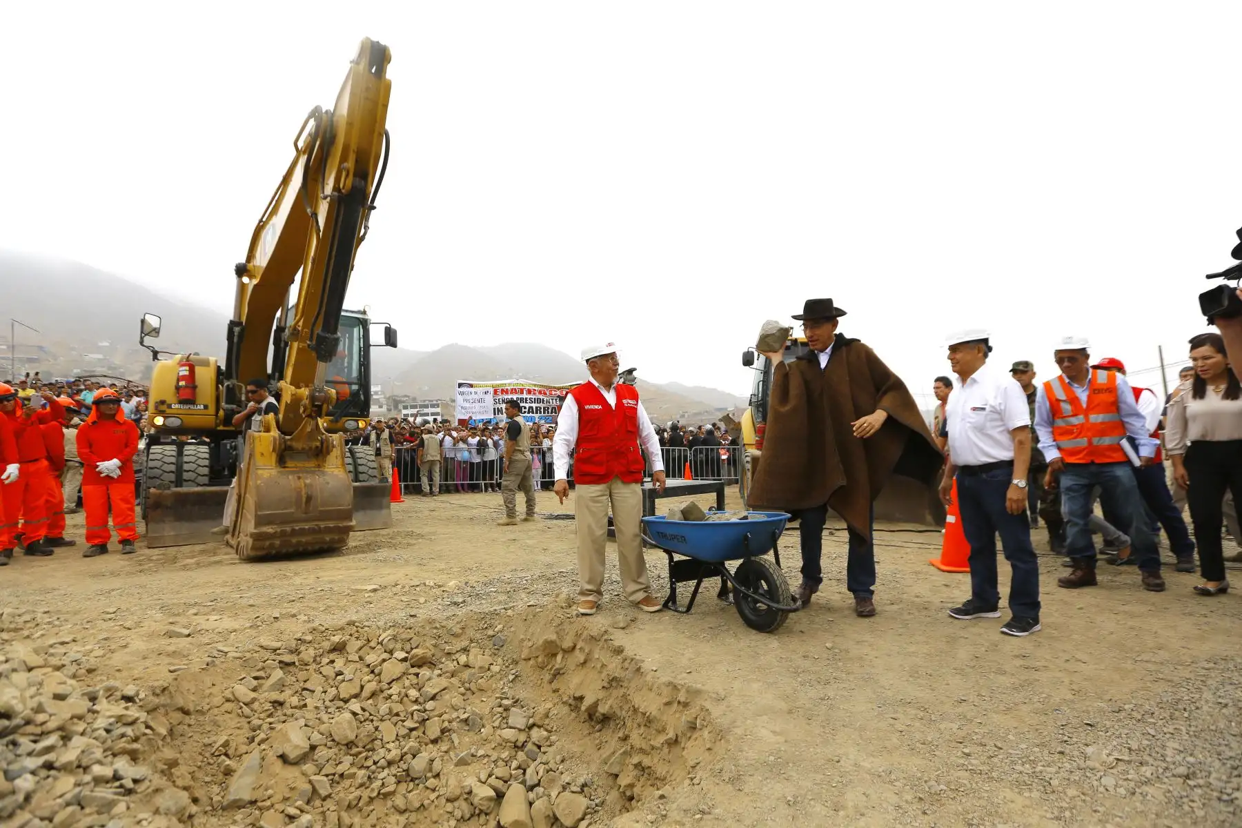 Presidente Martín Vizcarra diò inicio a obras del Proyecto “Esquema Anexo 22 Pampa de Jicamarca de Canto Grande - Sectorización y la Ampliación del Sistema de Agua Potable y Alcantarillado en el distrito de San Antonio de Huarochirí .Foto:ANDINA/Prensa Presidencia