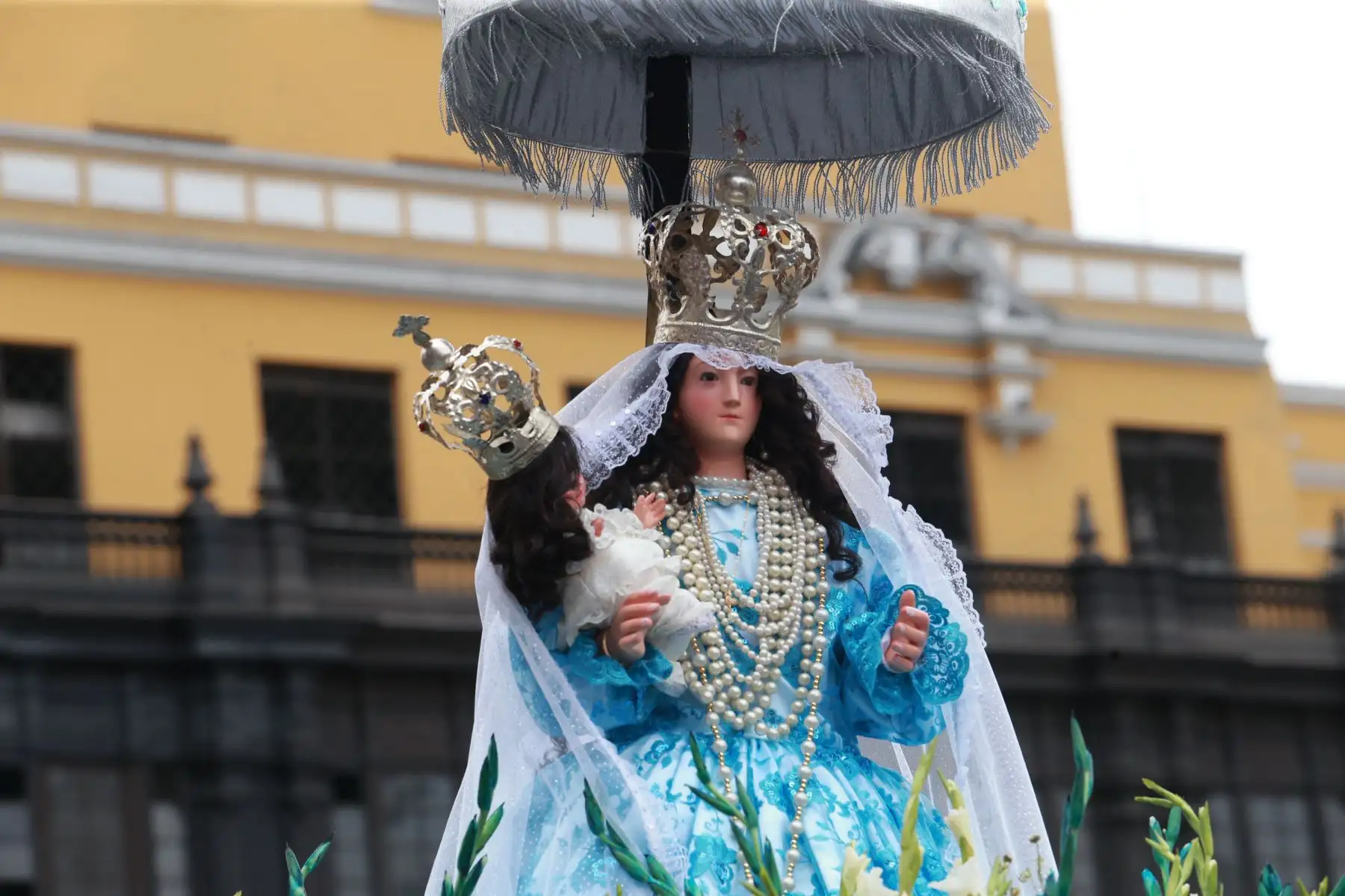 Procesión de imágenes del departamento del  Cusco residente en Lima  por el aniversario  de Lima Foto: ANDINA/Norman Córdova