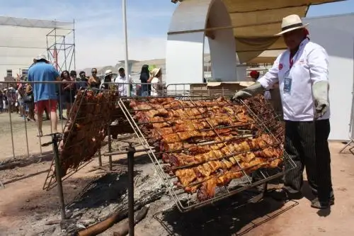 El chancho al palo fue uno de los platos con mayor demanda en la feria "Perú, Mucho Gusto" en la ciudad de Ilo.