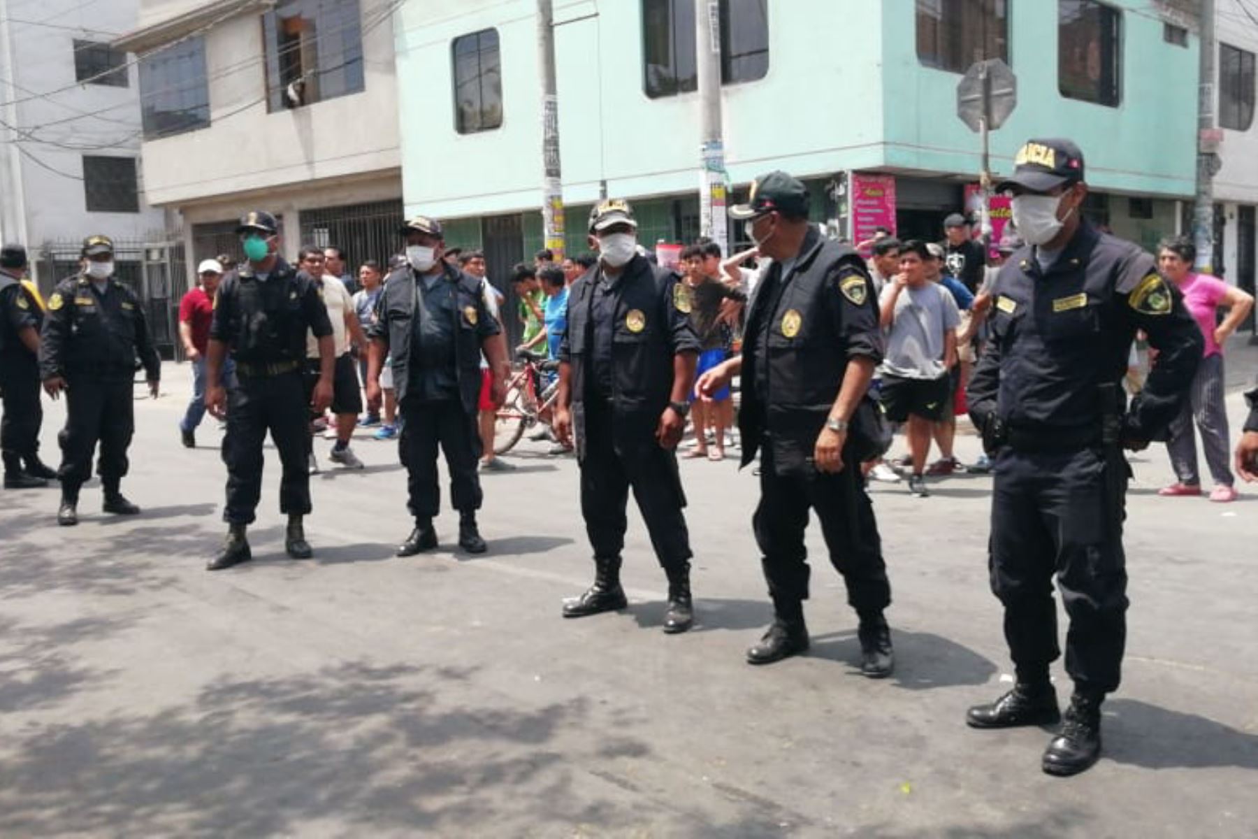 Policías en San Juan de Lurigancho. Foto: Cortesía