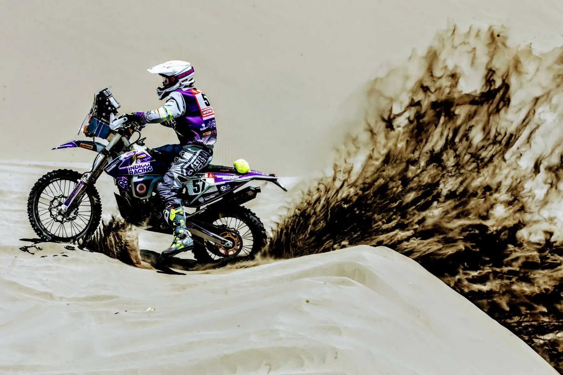 Sexta etapa del Dakar Arequipa - San Juan de Marcona, en el desierto de Tanaca. Foto: ANDINA/Luis Iparraguirre