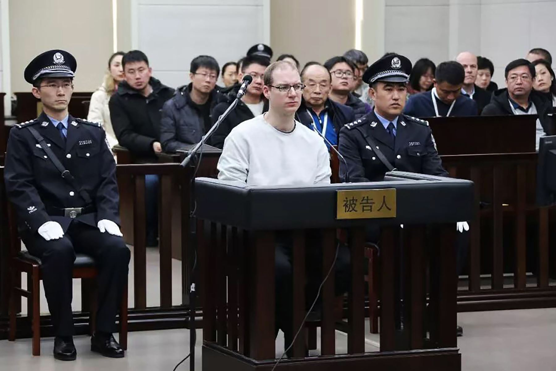 El canadiense Robert Lloyd Schellenberg en el Tribunal Intermedio de los Pueblos de Dalian China, que lo ha condenado a muerte Foto: AFP