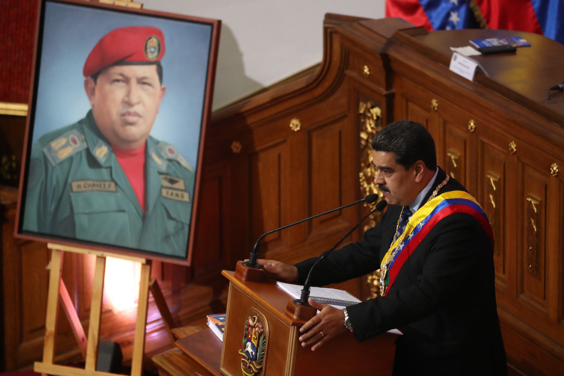 El presidente de Venezuela, Nicolás Maduro, rinde cuentas sobre su mandato en 2018 hoy, durante la sesión del foro Constituyente Foto: EFE