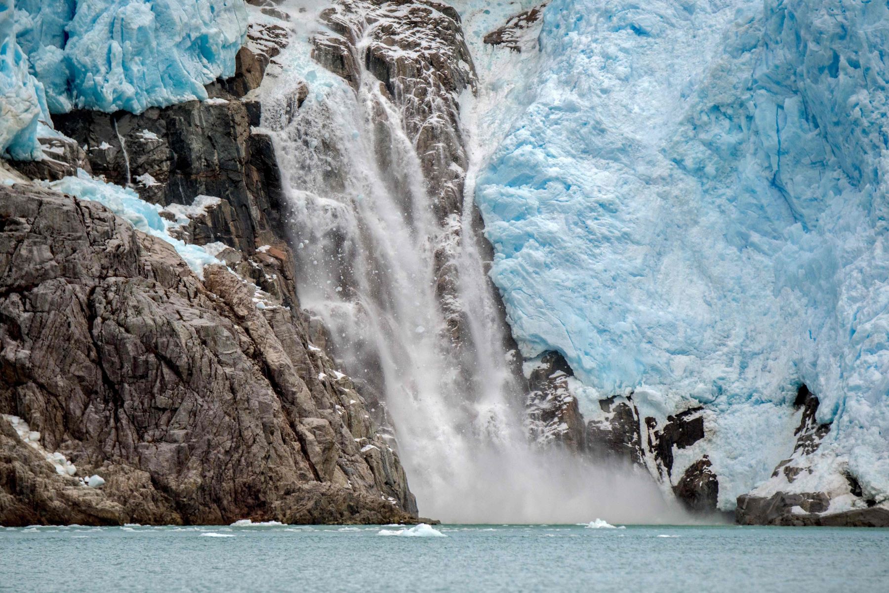 Vista del glaciar Santa Ines en el fiordo Seno Ballena en Punta Arenas, región de Magallanes, sur de Chile Foto: AFP