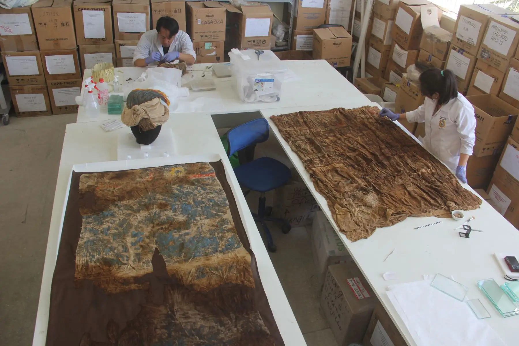 Esta es la primera vez que se hallan textiles junto a contextos funerarios, afirman
investigadores que hicieron descubrimiento. ANDINA/Luis Puell