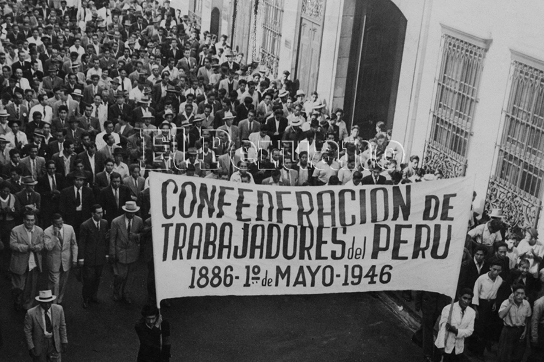 Lima - 1 mayo 1946 / Marcha de la Confederación de Trabajadores del Perú en conmemoración del Día del Trabajo. Foto: Archivo Histórico de EL PERUANO.